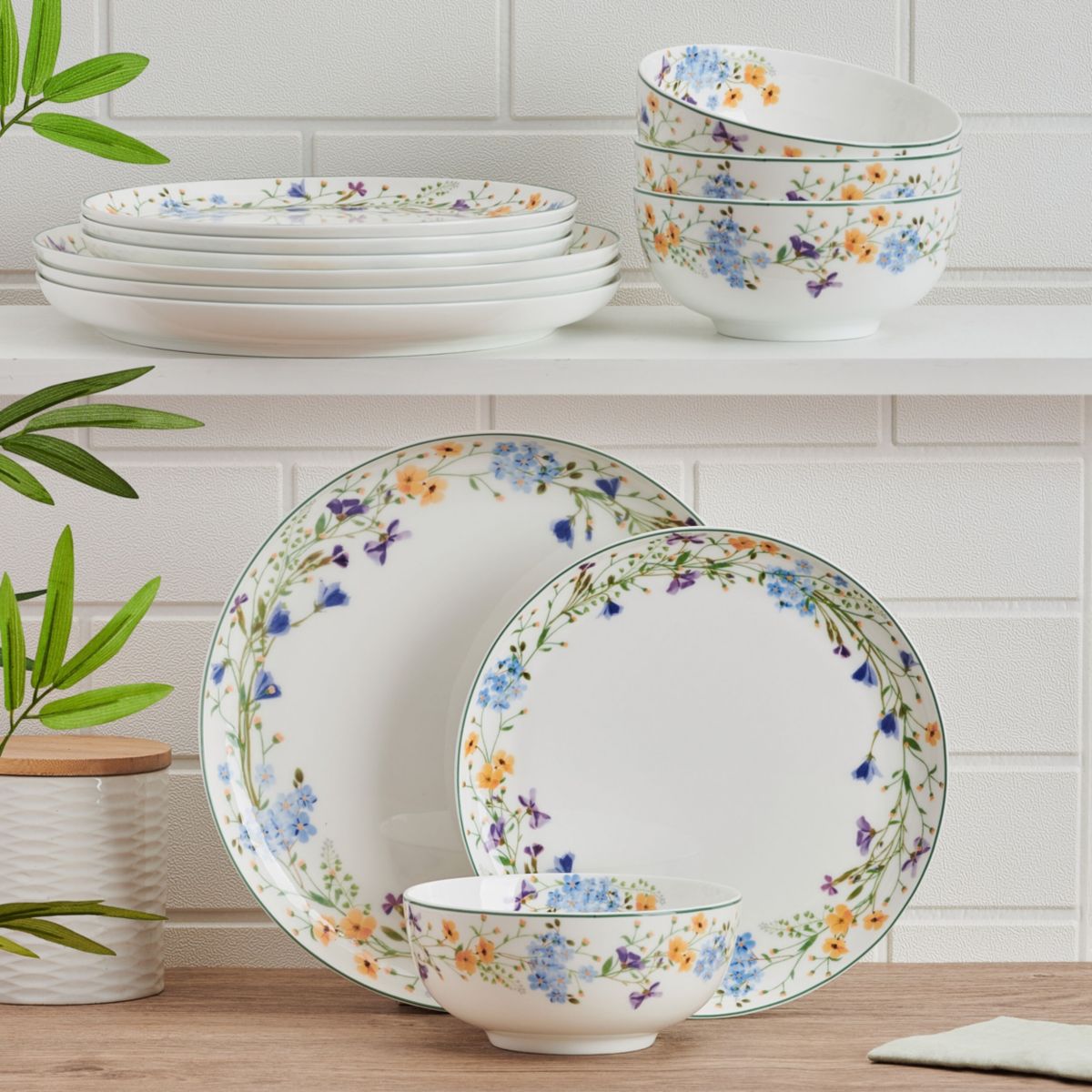Mikasa Quinn Lightweight Bone China 12 Piece Dinnerware Plate Bowl Set, Service for 4