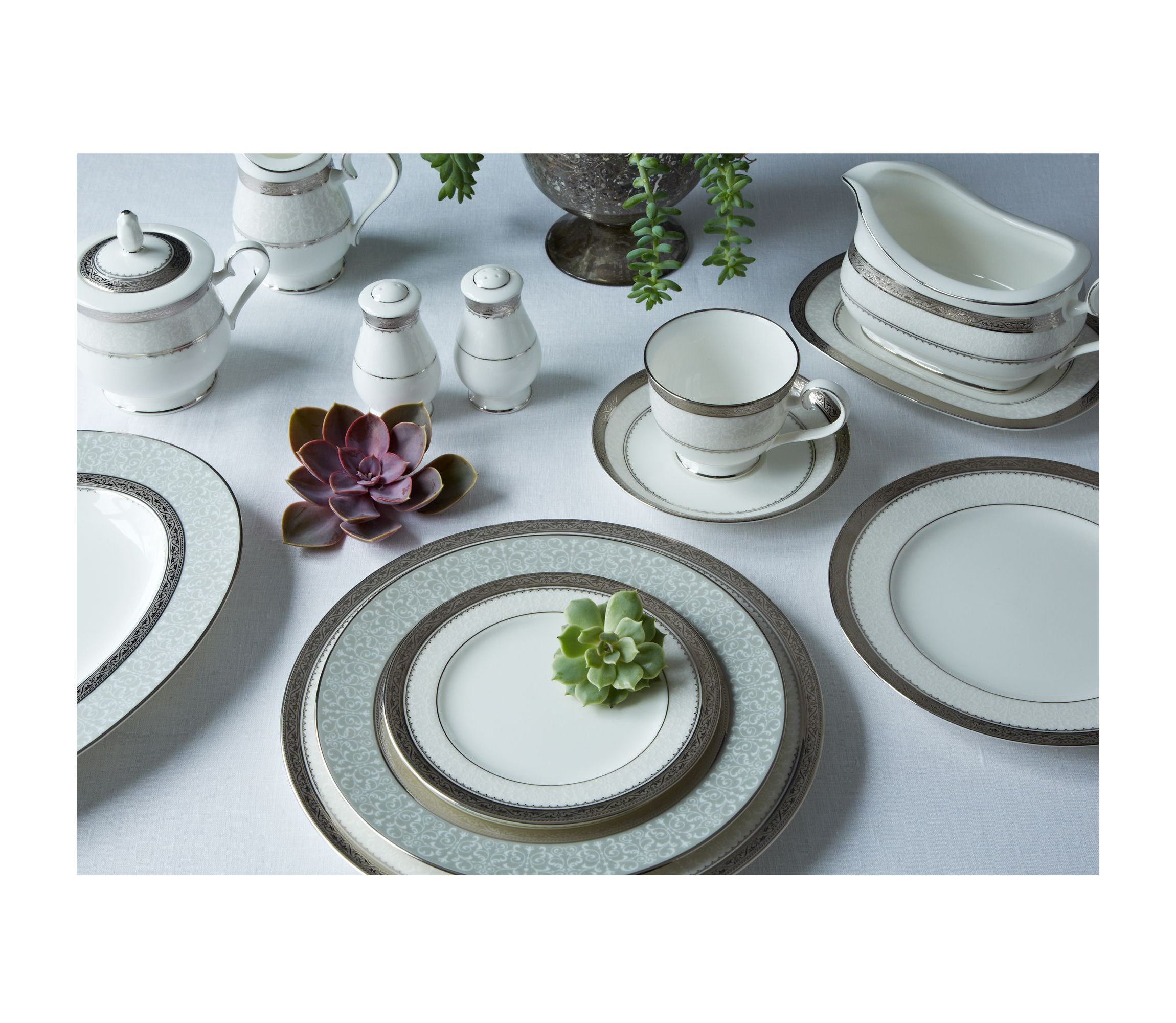 Odessa Oval Platter, 14"