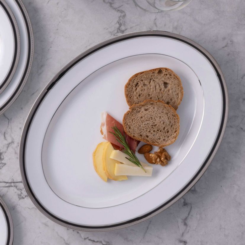 Austin Platinum Oval Platter, 16"