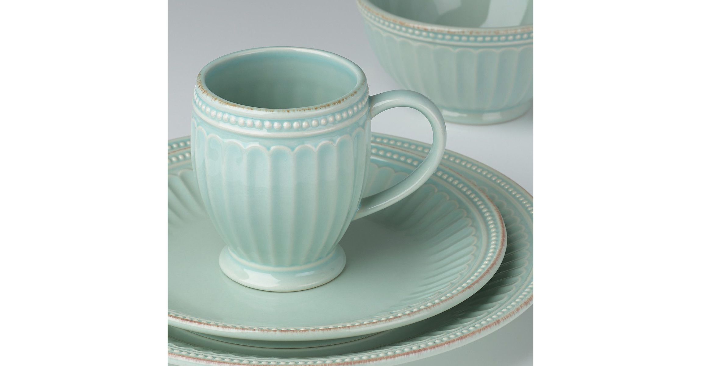 French Perle Groove Ice Blue&#8482; 4-piece Place Setting