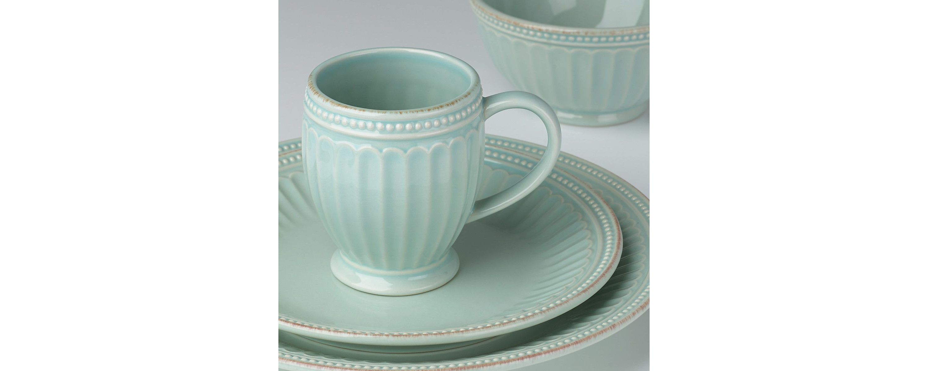 French Perle Groove Ice Blue&#8482; 4-piece Place Setting