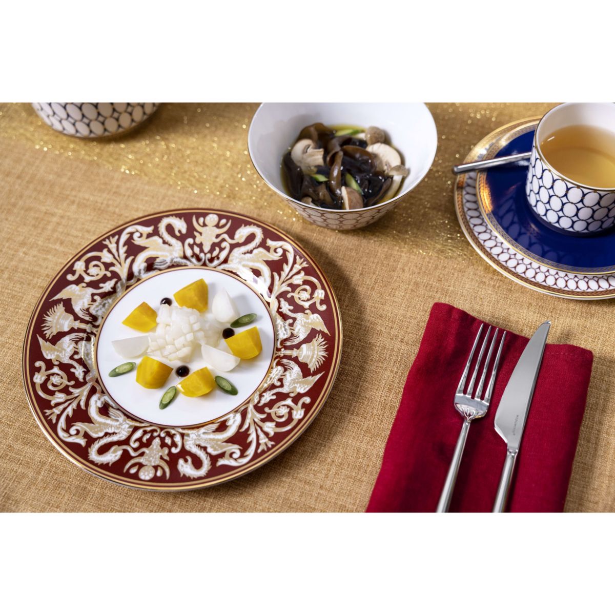 Renaissance Red Accent Plate