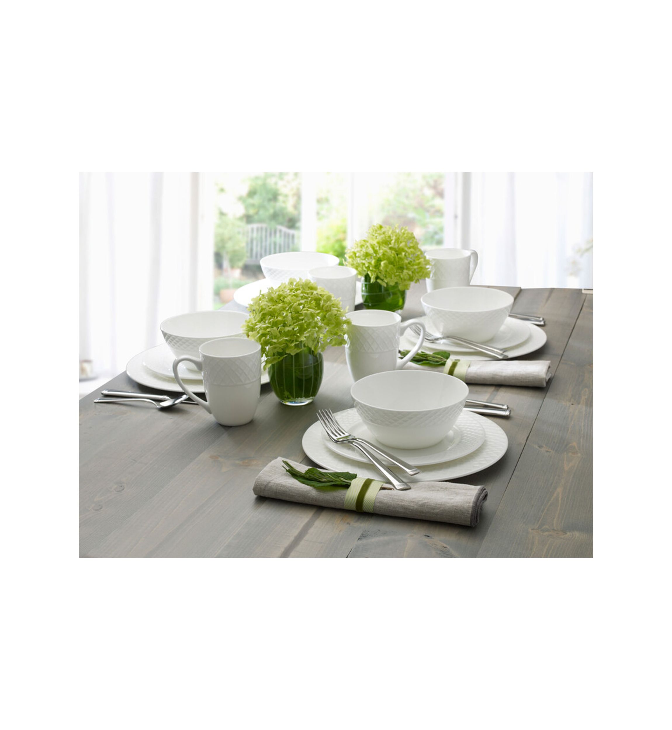 Trellis White 16 Piece Dinnerware Set