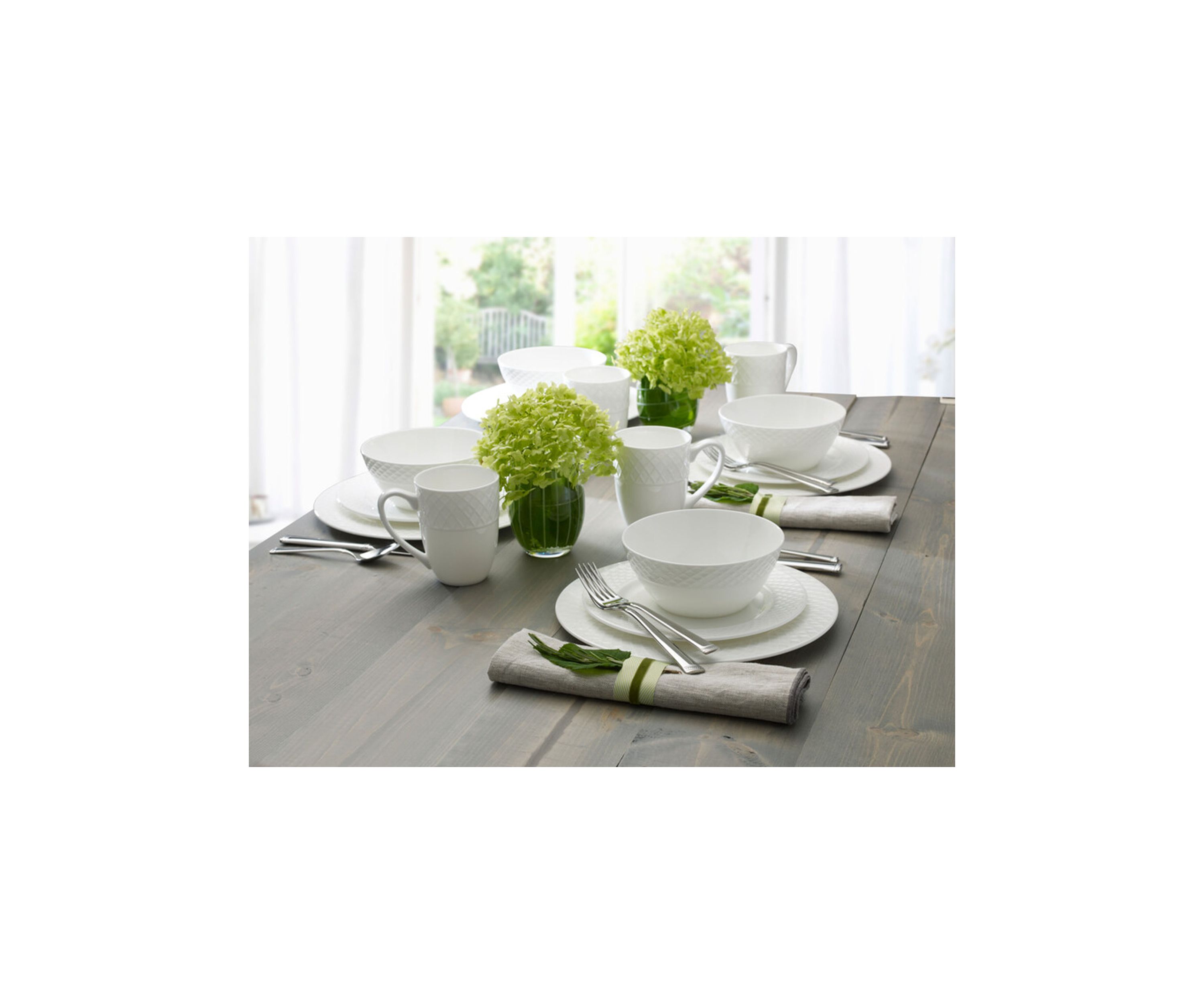 Trellis White 16 Piece Dinnerware Set
