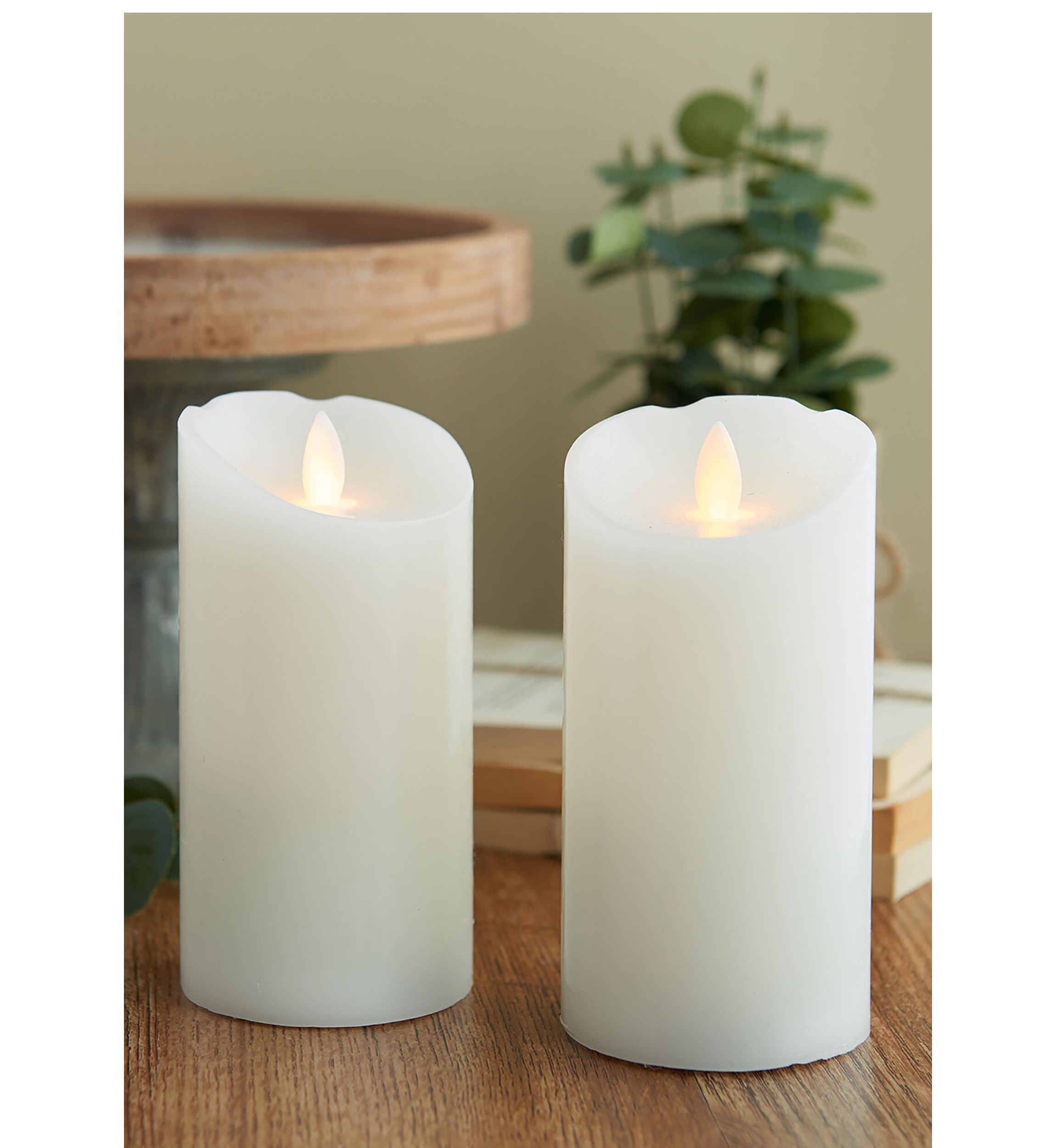 Set of 2 Realistic LED Flameless Pillar Candles
