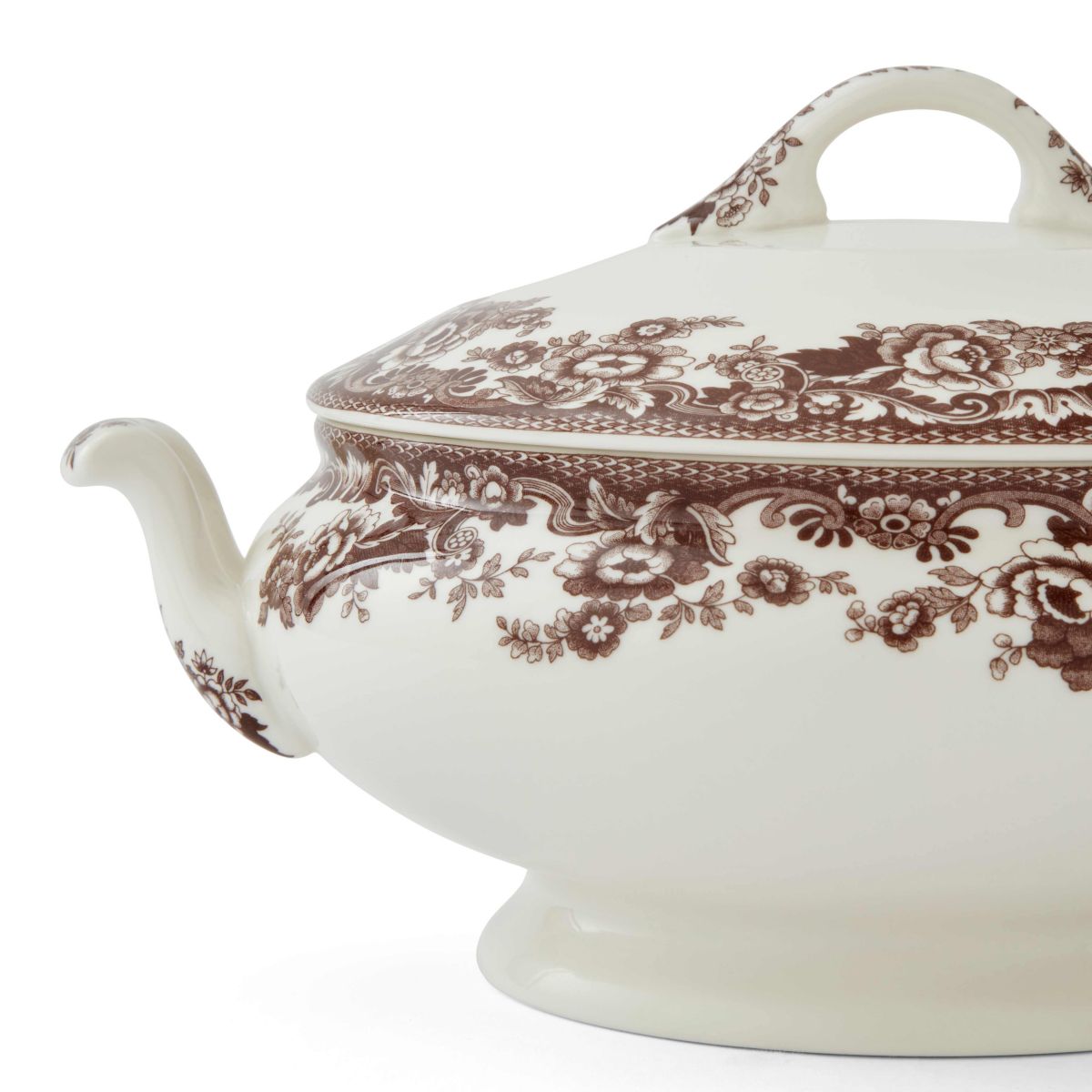 Delamere Covered Vegetable Dish 9"