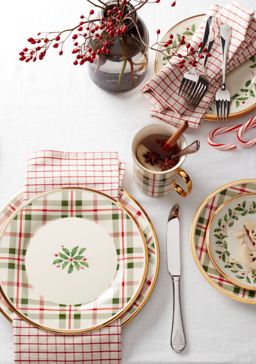 Set of 4 Holiday Plaid Dinner Plates