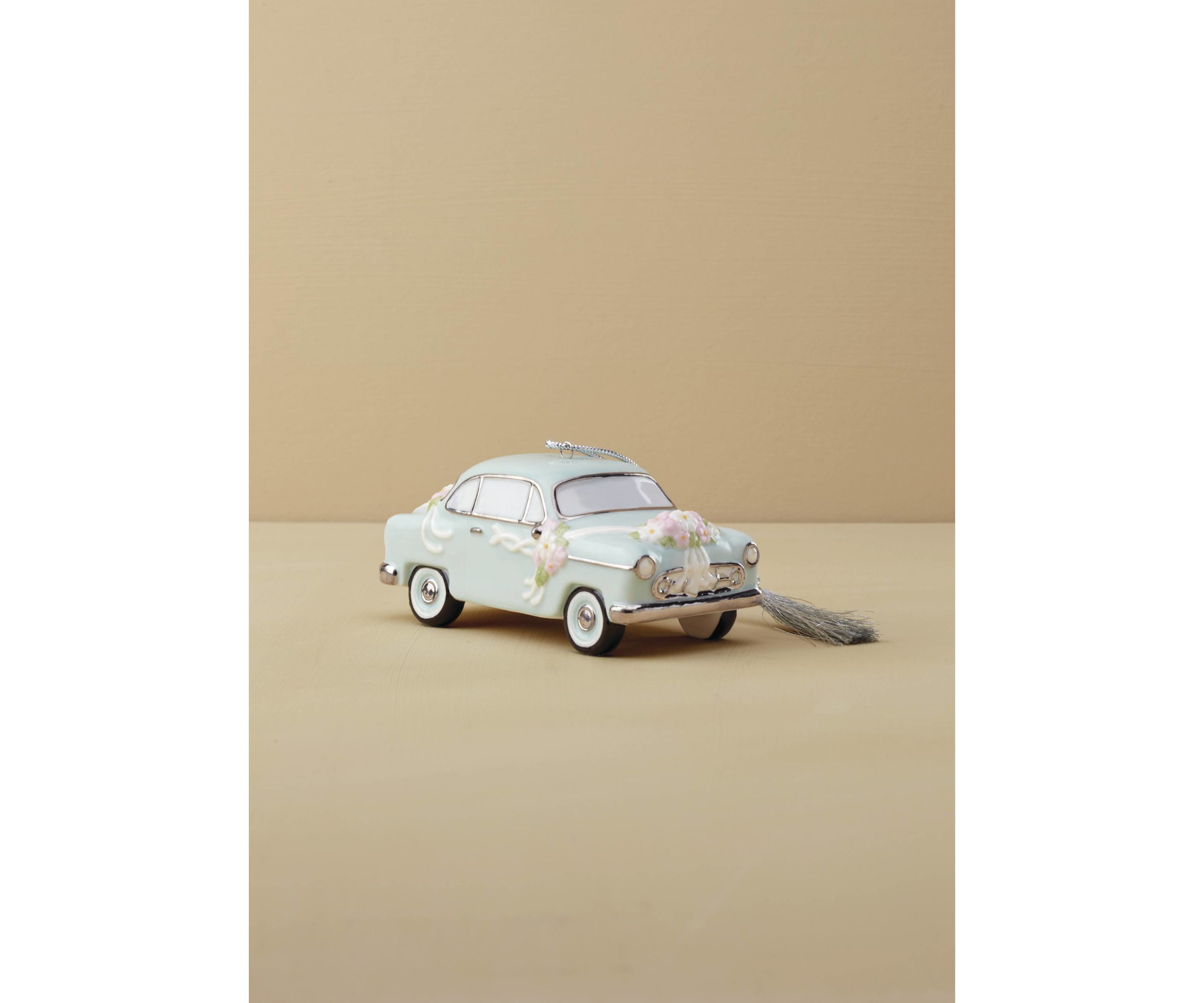 2024 Just Married Vintage Car Ornament