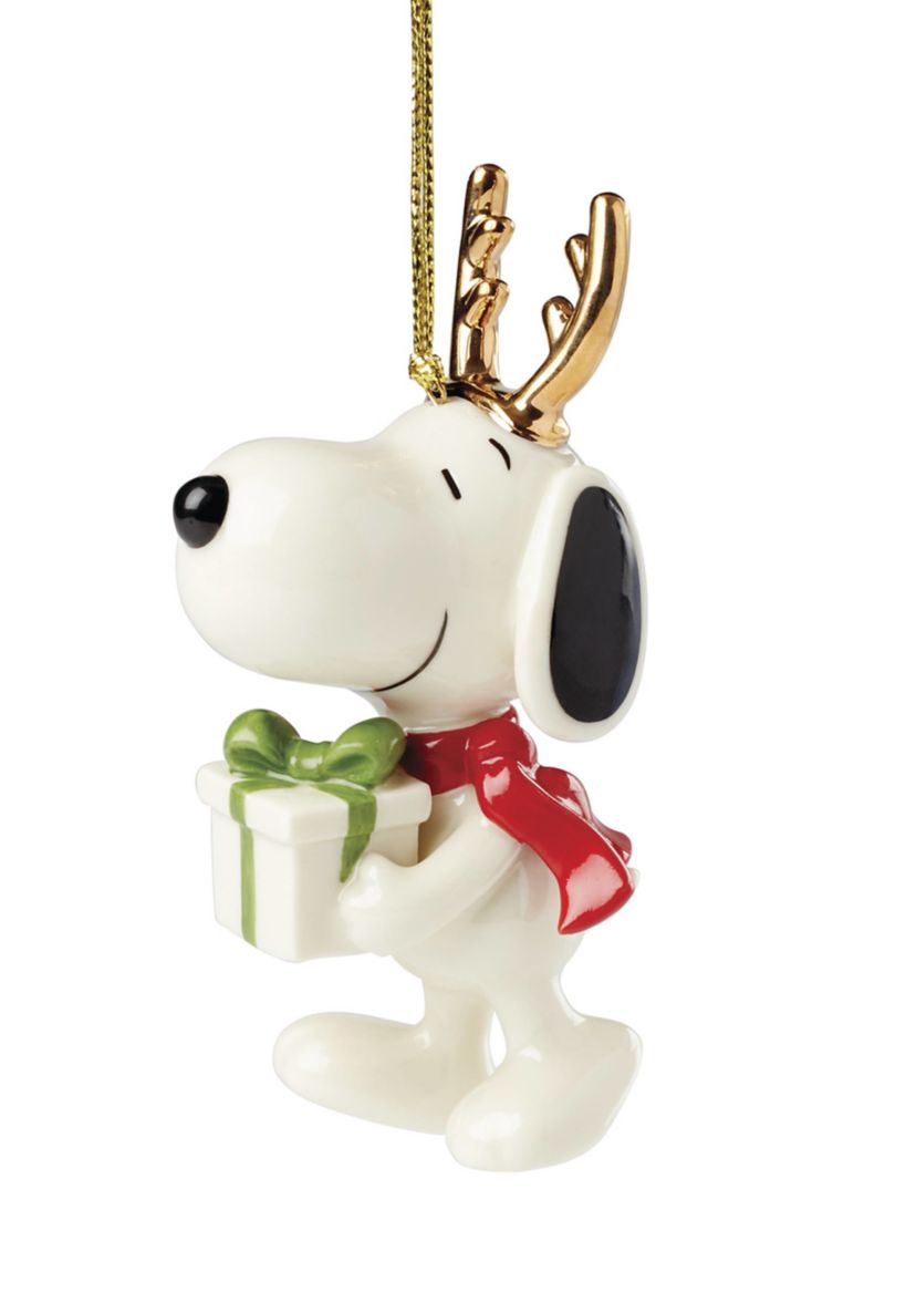Snoopy with Gift Ornament