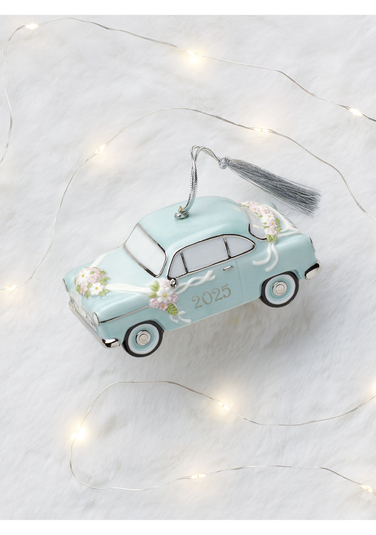 2025 Just Married Vintage Car Ornament