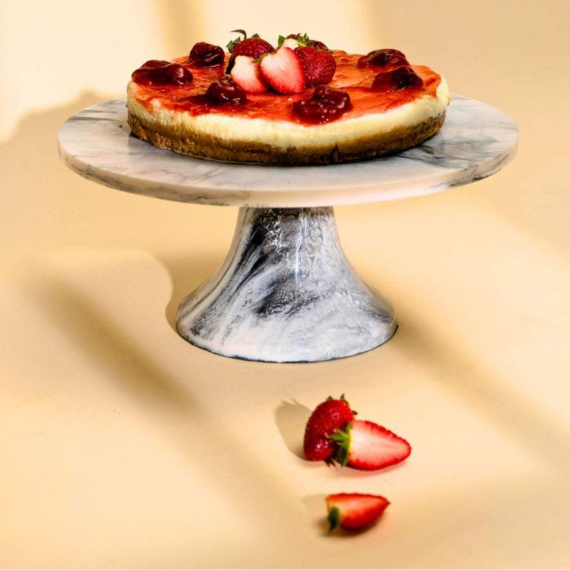 Lucente Black and White Resin Cake Stand