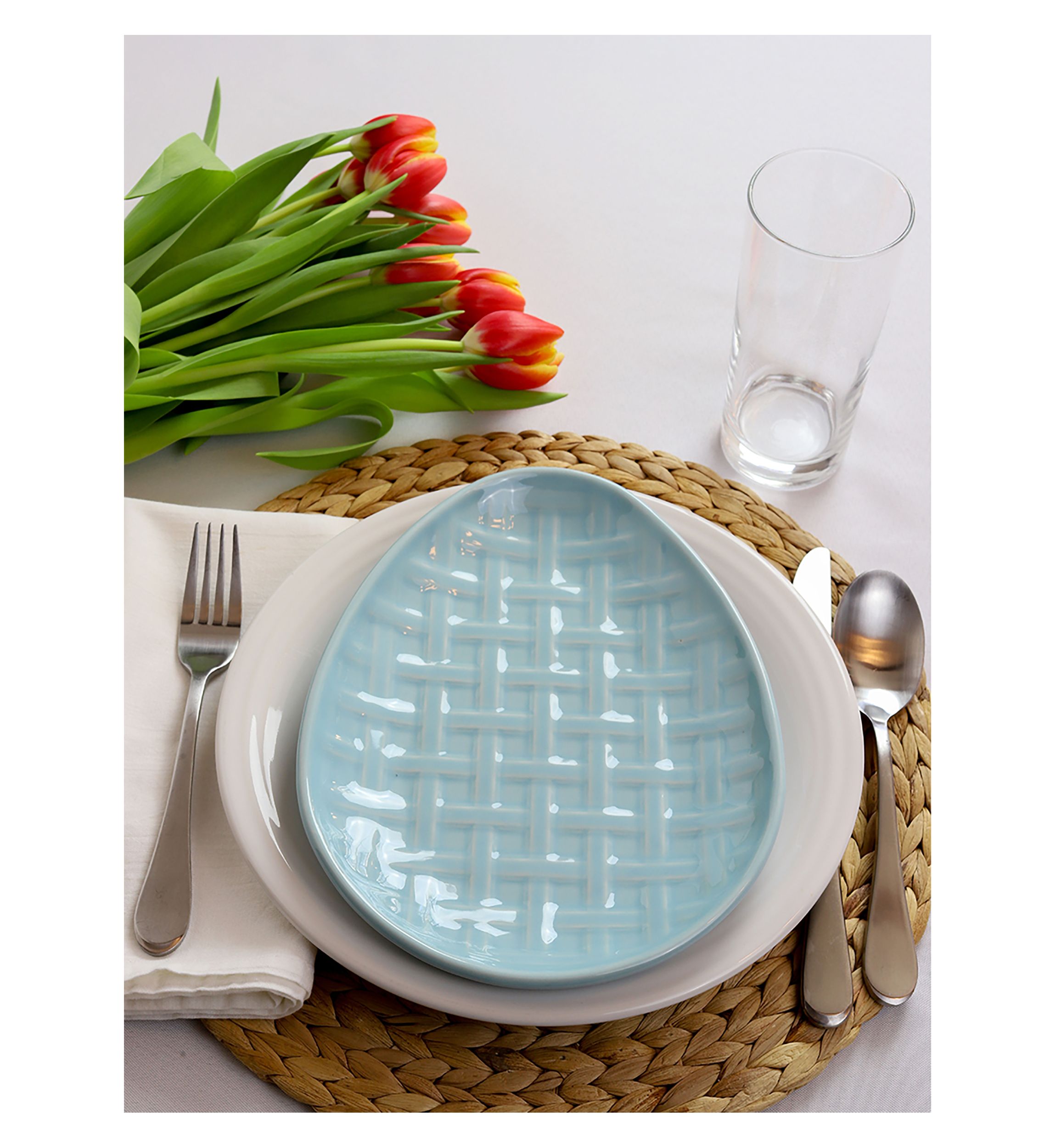 Sky Embossed Egg Plate