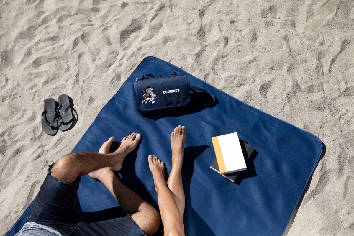 Dallas Cowboys - Mickey Mouse - Blanket Tote Outdoor Picnic Blanket, (Black with Black Exterior)