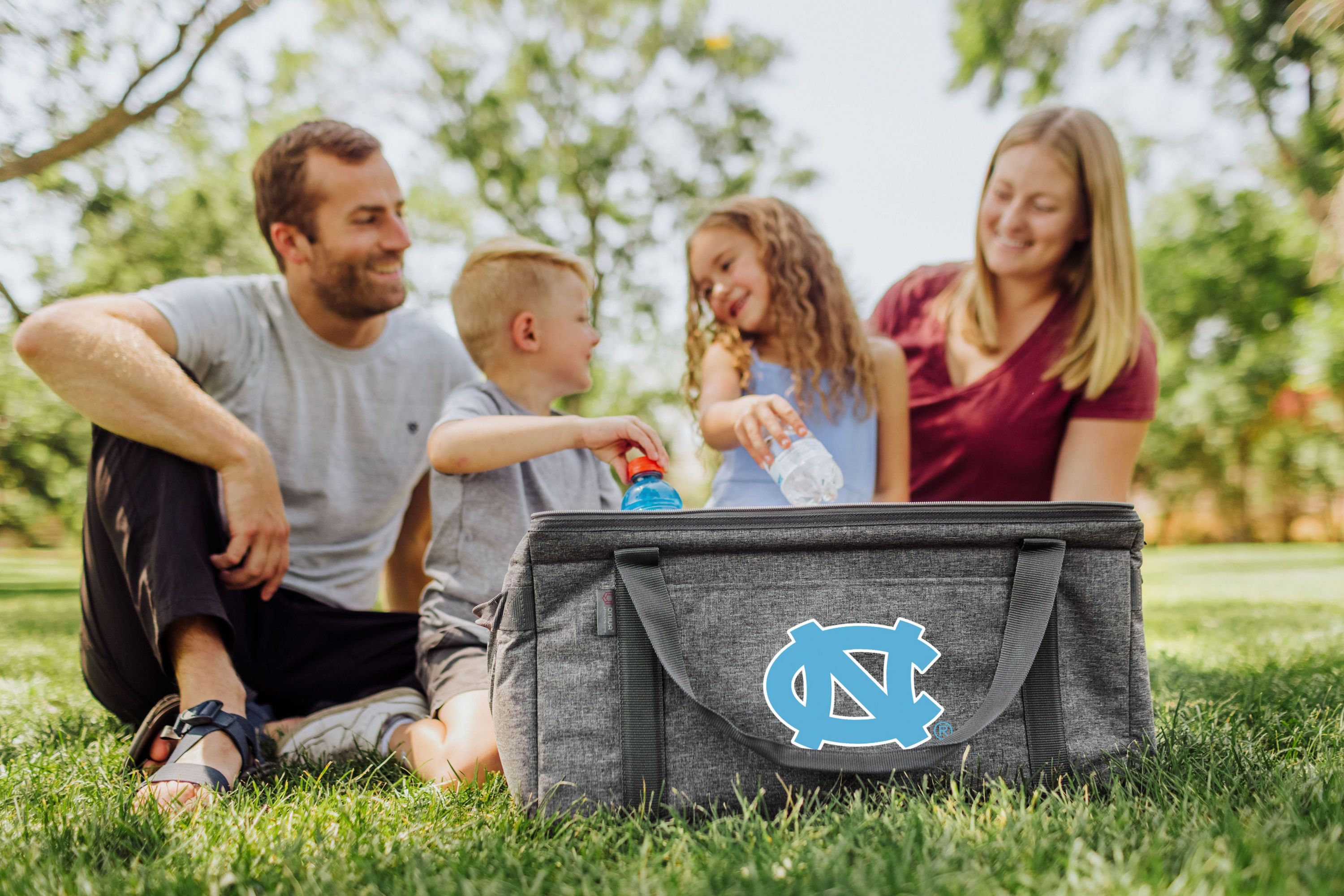 NCAA North Carolina Tar Heels 64 Can Collapsible Cooler