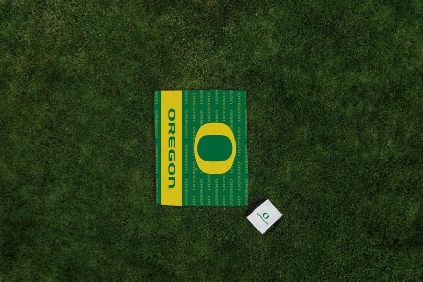 NCAA Oregon Ducks Impresa Picnic Blanket