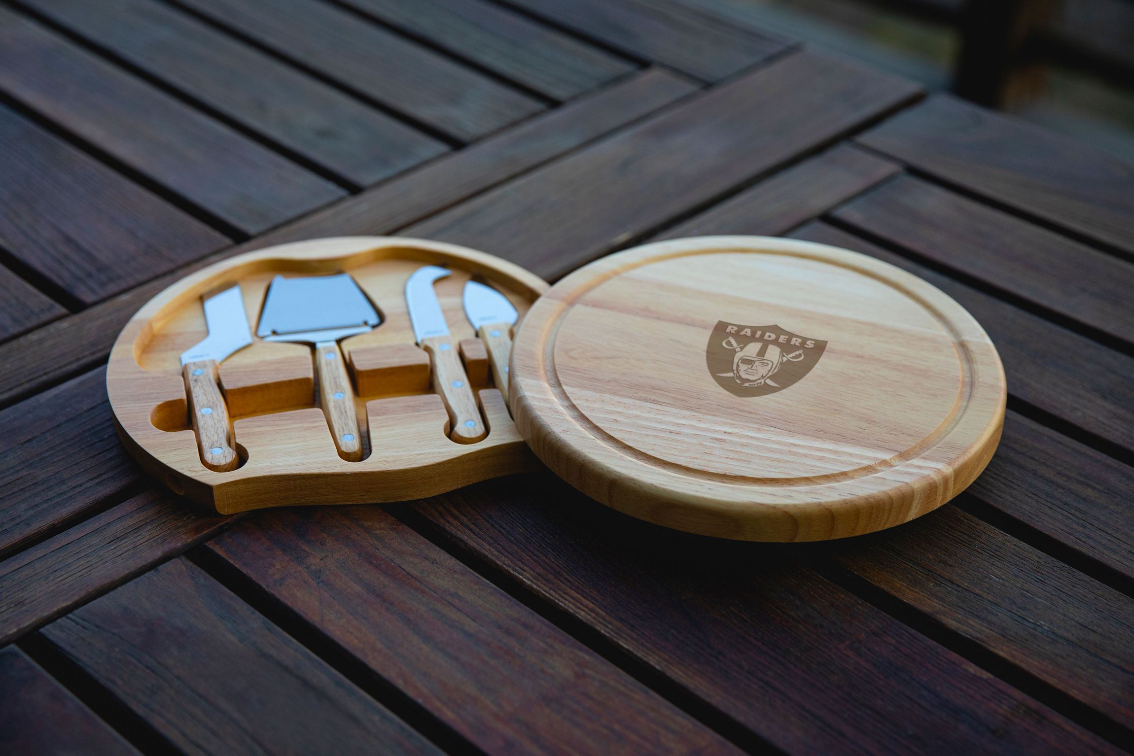 NFL Las Vegas Raiders Circo Cheese Board and Knife Set