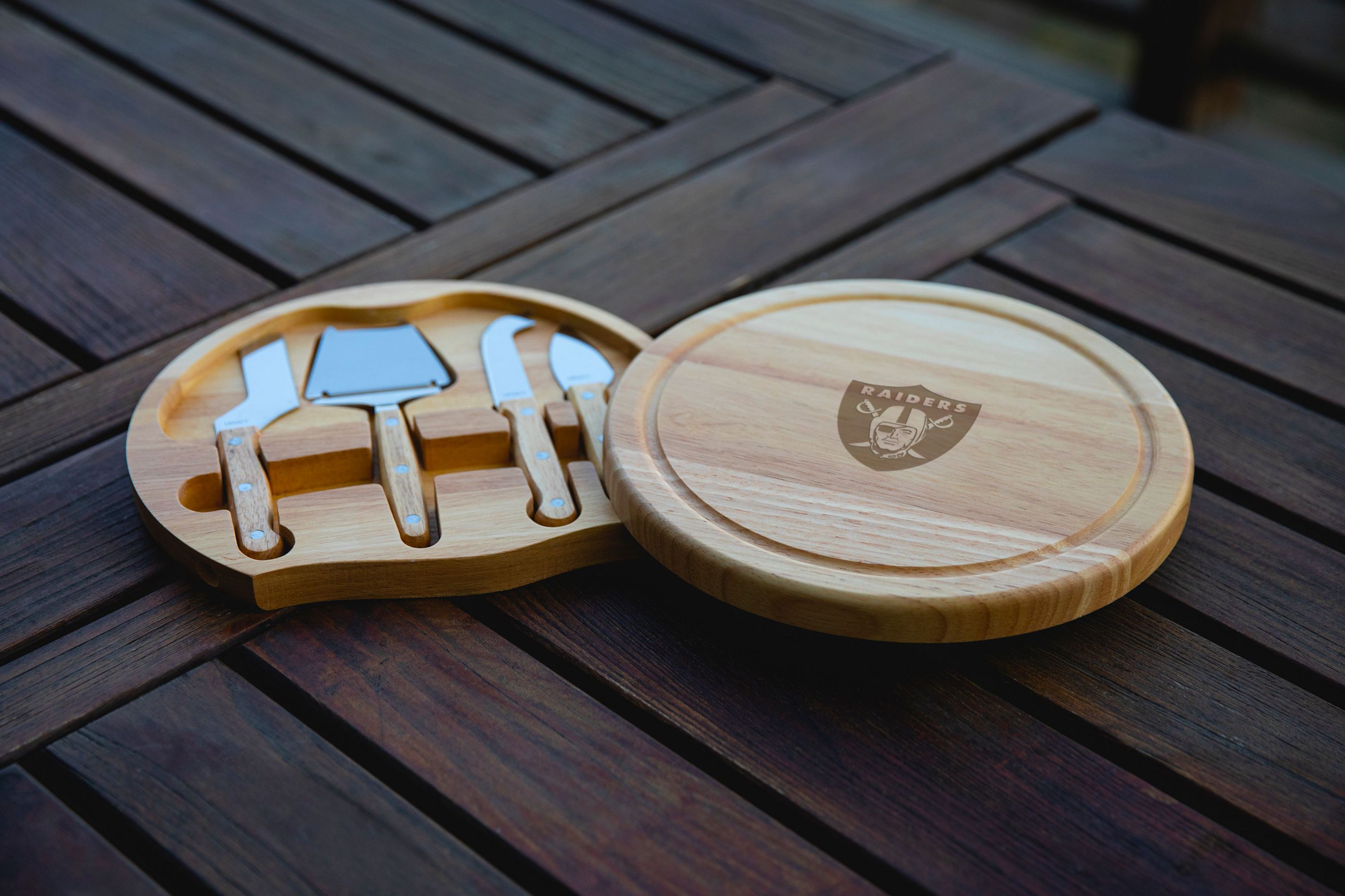 NFL Las Vegas Raiders Circo Cheese Board and Knife Set