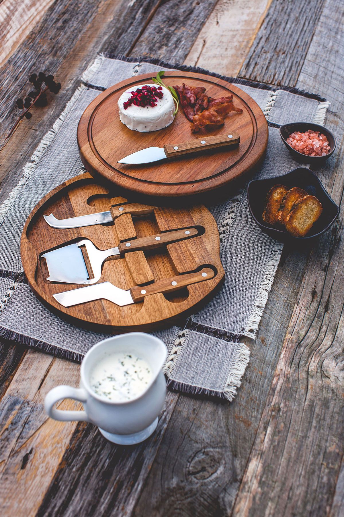 Acacia Circo Cheese Cutting Board & Tools Set