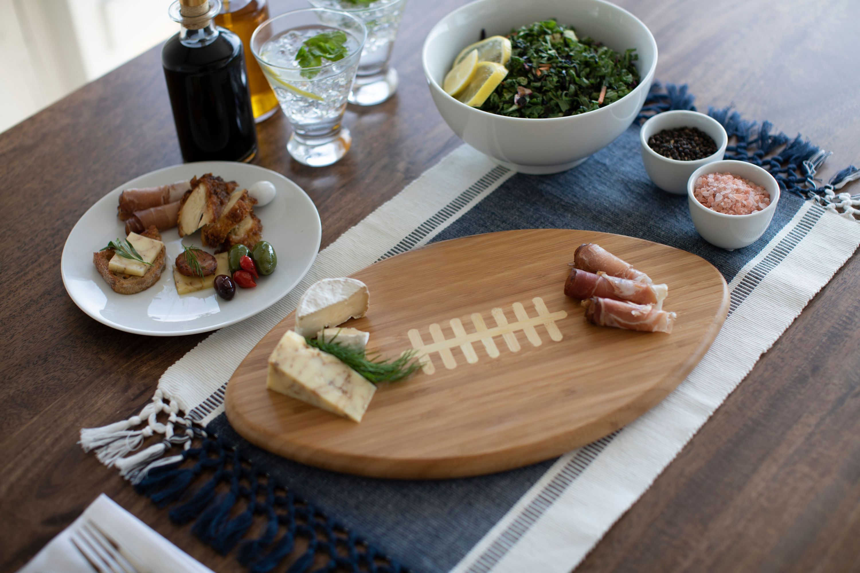 Disney NFL Cobrand Detroit Lions Mickey Mouse Touchdown! Pro Football Cutting Board & Serving Tray