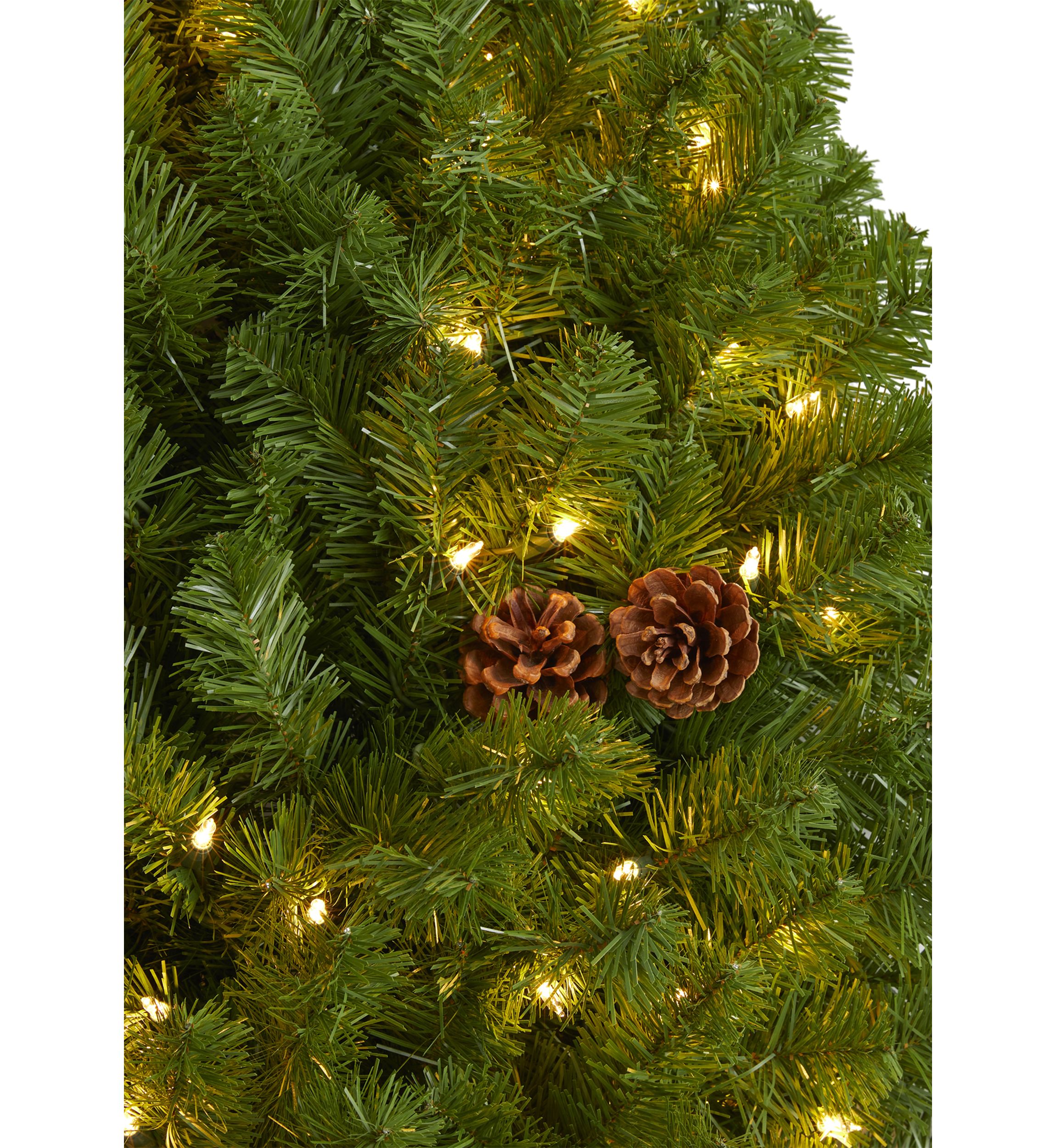 Giant Christmas Wreath with Pine Cones