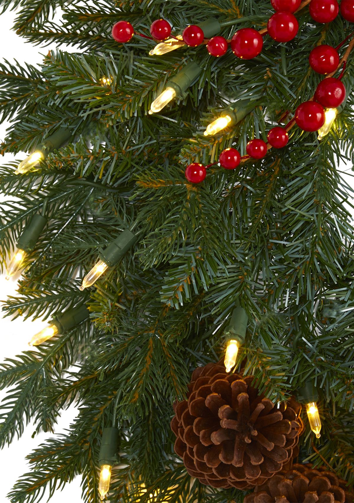 Green Pine Christmas Wreath with Berries