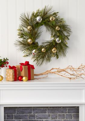 Sparkling Pine Wreath with Decorative Ornaments