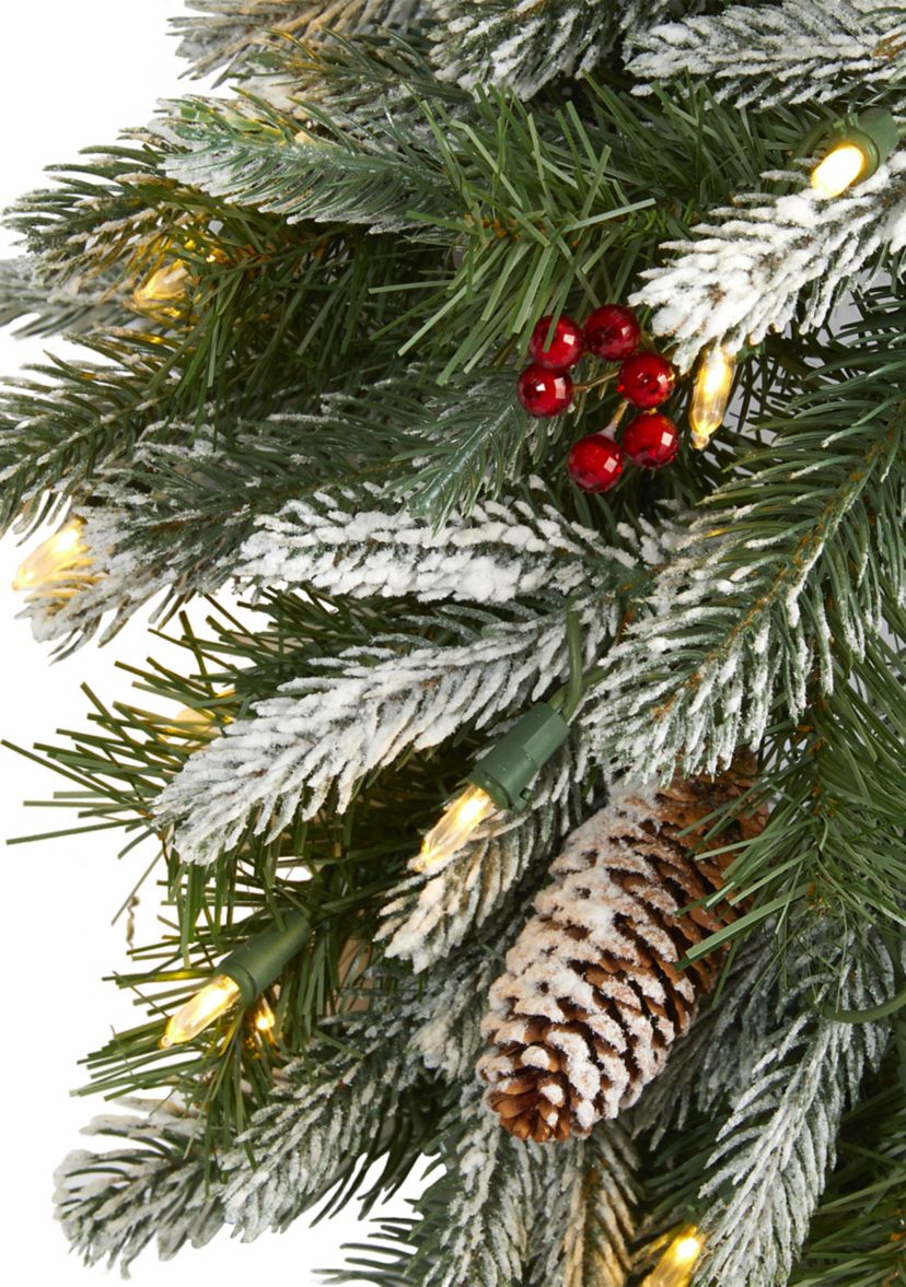 Snowed Christmas Wreath with Pine Cones