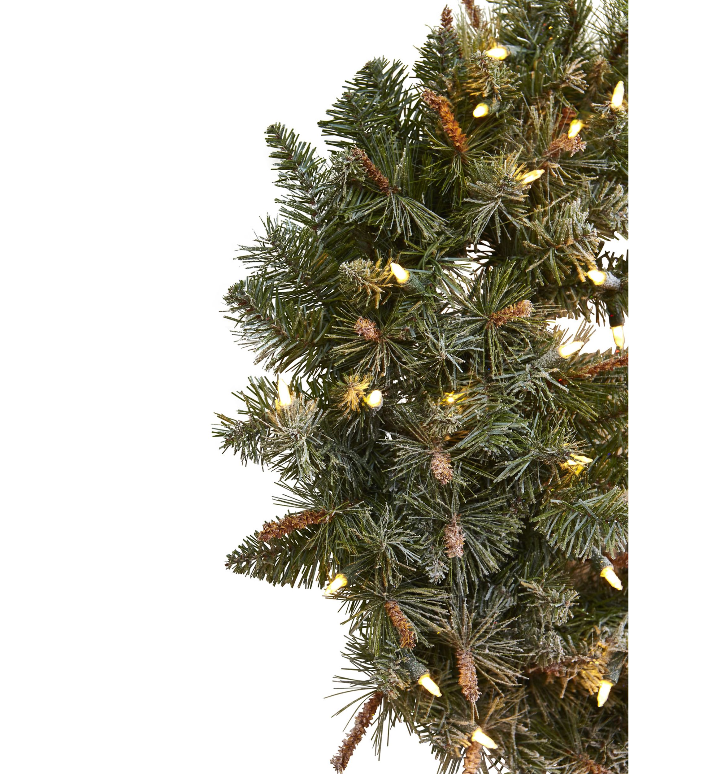 30 in Lighted Frosted Pine Wreath