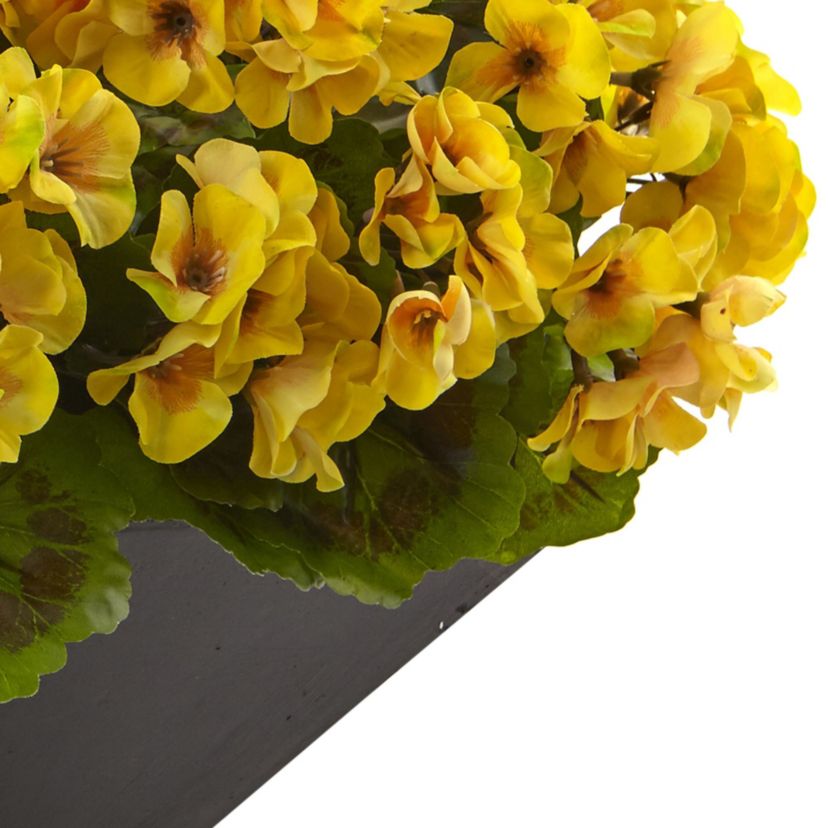 15-Inch Geranium with Black Planter UV Resistant (Indoor/Outdoor)