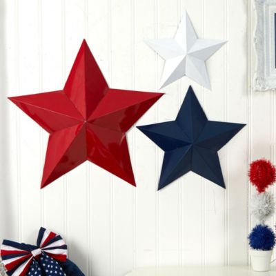 12-Inch, 18-Inch and 24-Inch Americana Farmhouse Metal Stars Wall Decor Set (Set of 3)