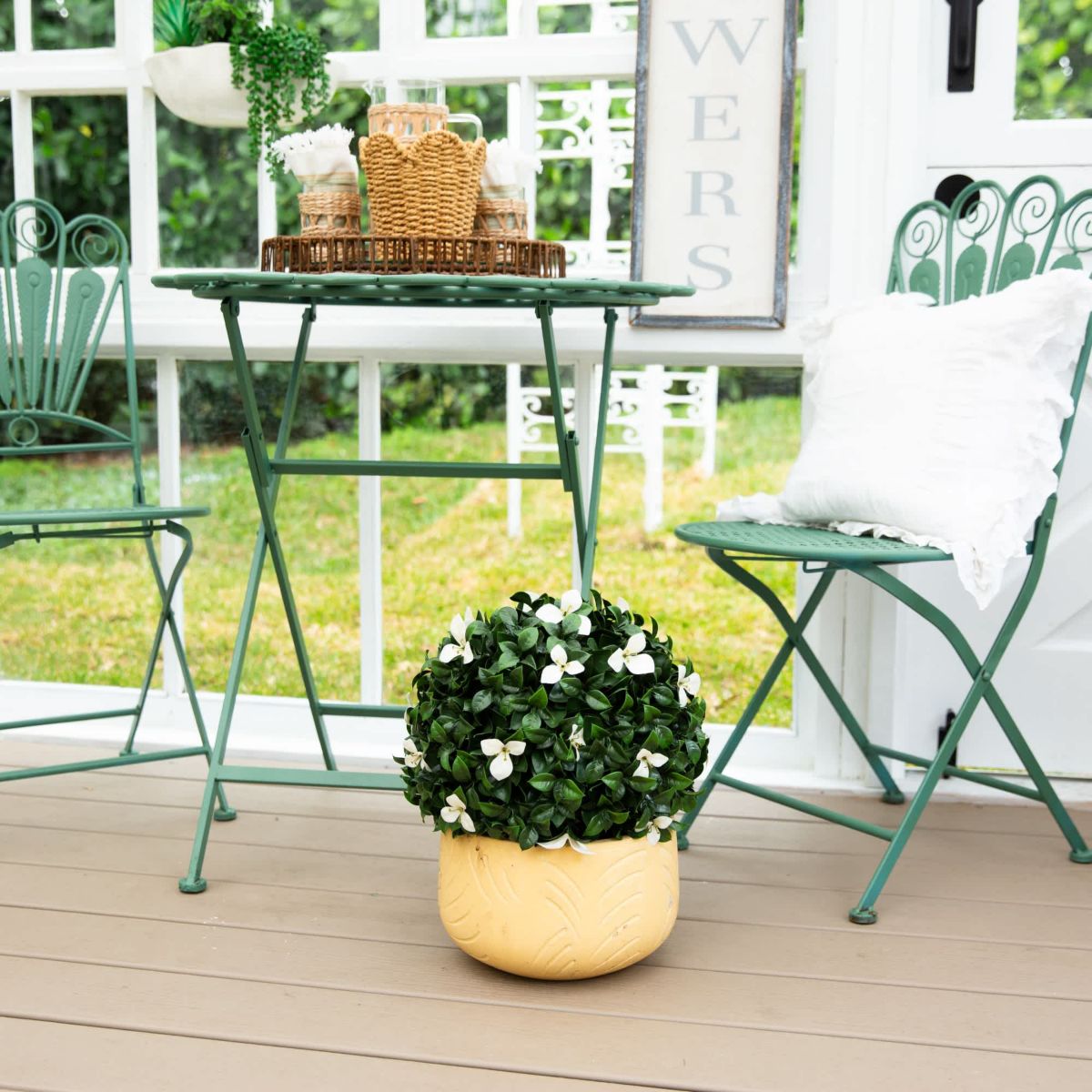 15-Inch UV Resistant Artificial Boxwood and Gardenia Topiary Plant (Indoor/Outdoor)