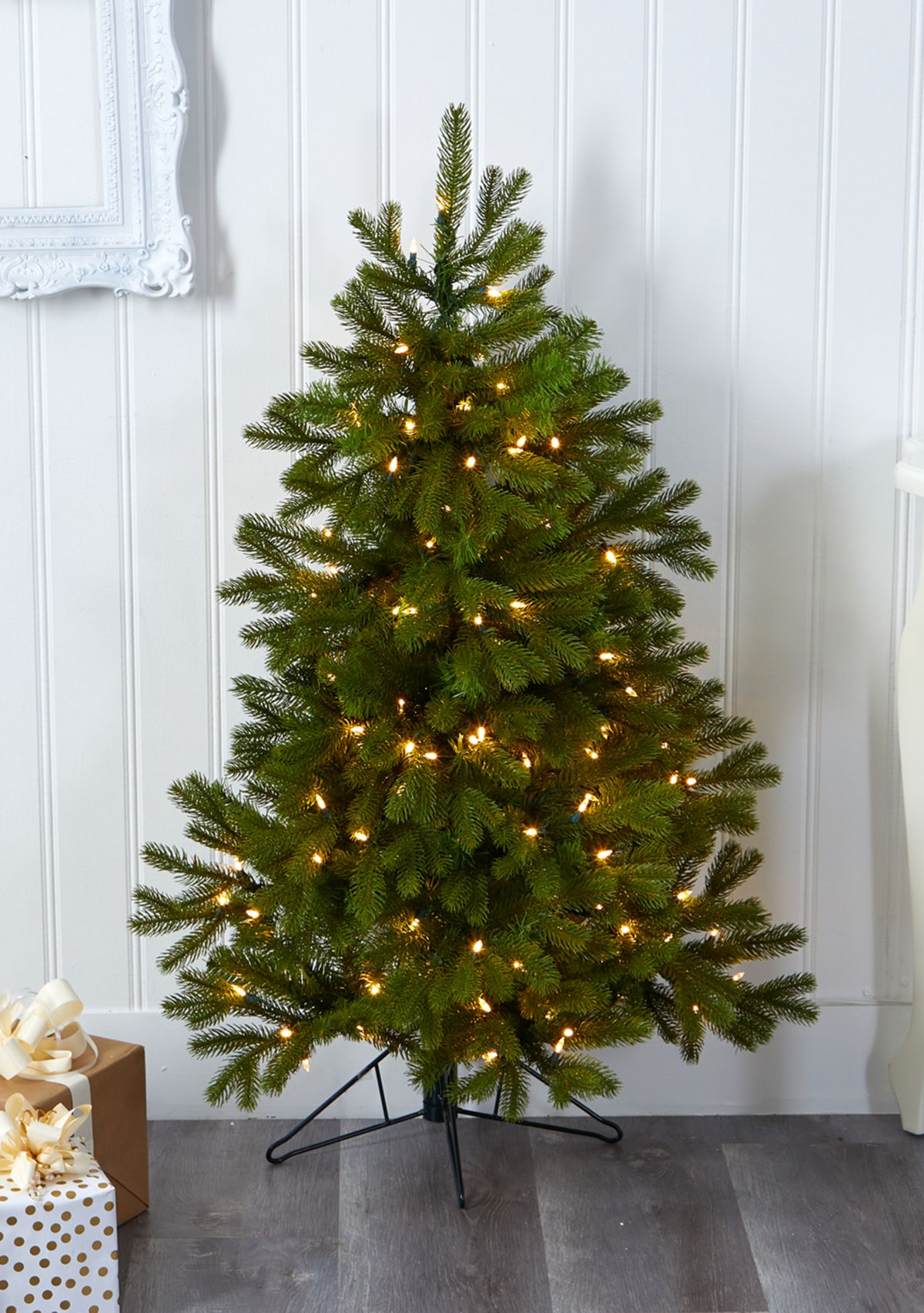 Cambridge Spruce Flat Back Christmas Tree