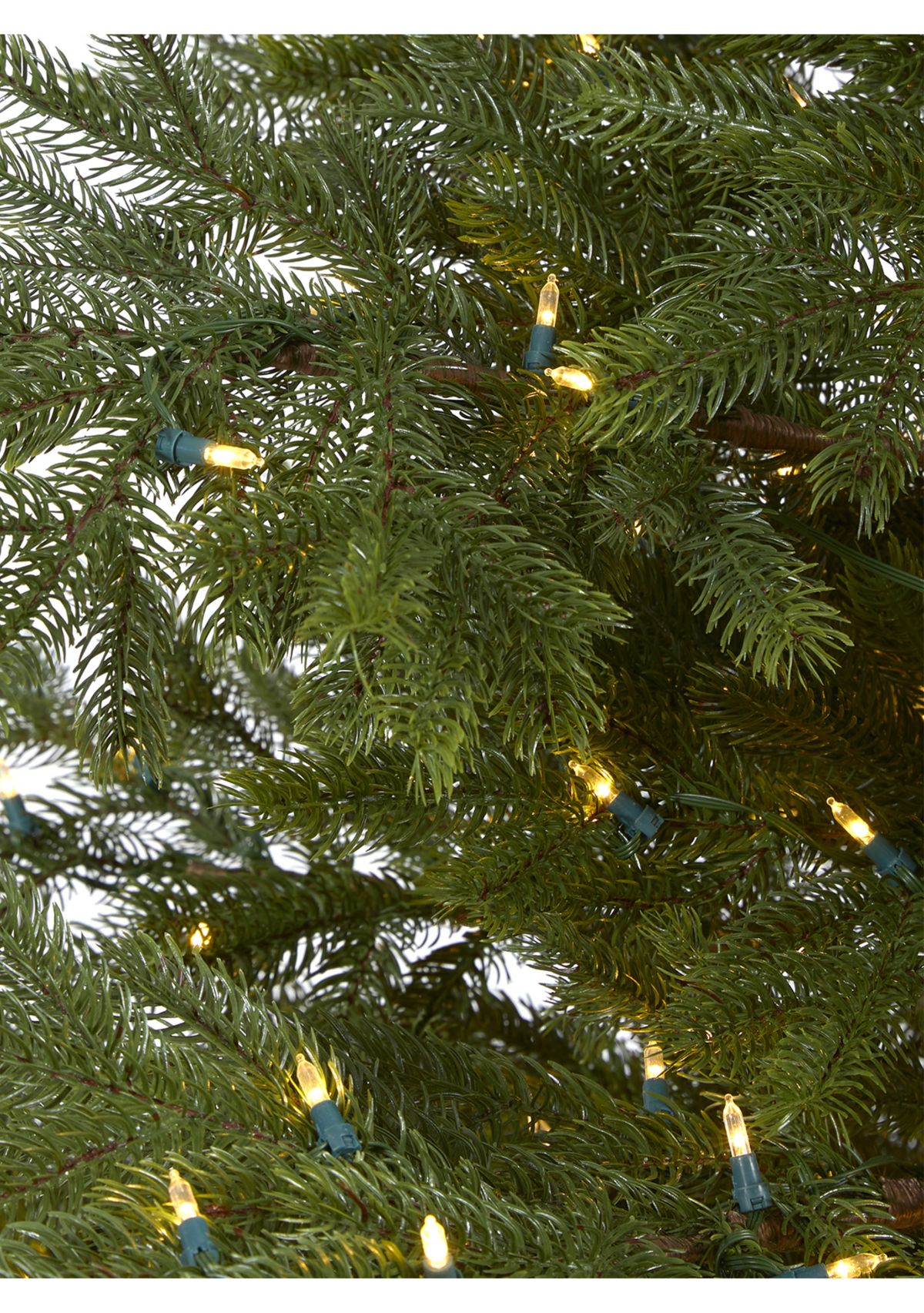 7.5 Foot South Carolina Spruce Real Touch Artificial Christmas Tree with 650 (Multifunction) Warm White LED Lights with Instant Connect Technology and 1081 Bendable Branches