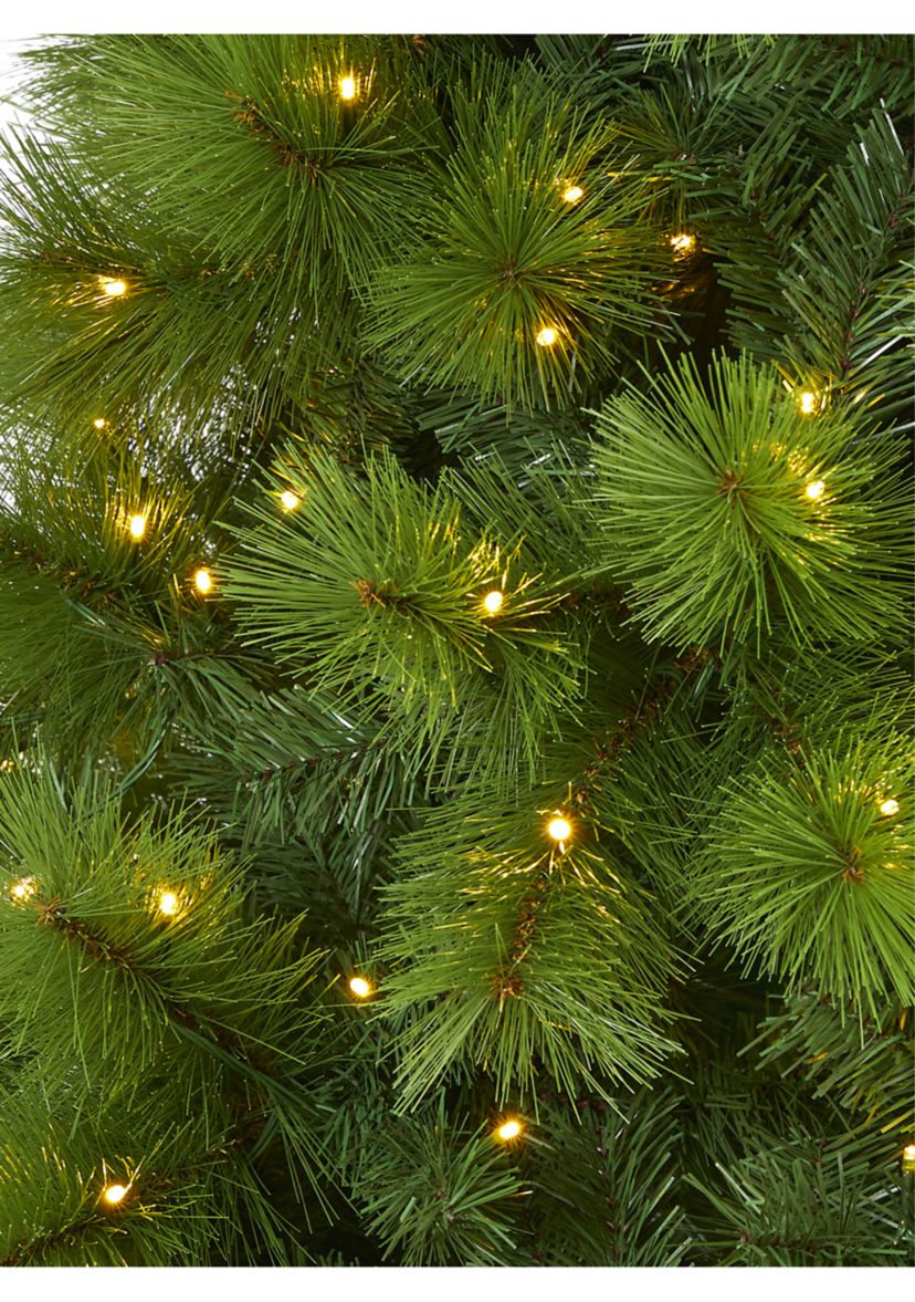 7.5 Foot Green Scotch Pine Artificial Christmas Tree with 550 Clear LED Lights