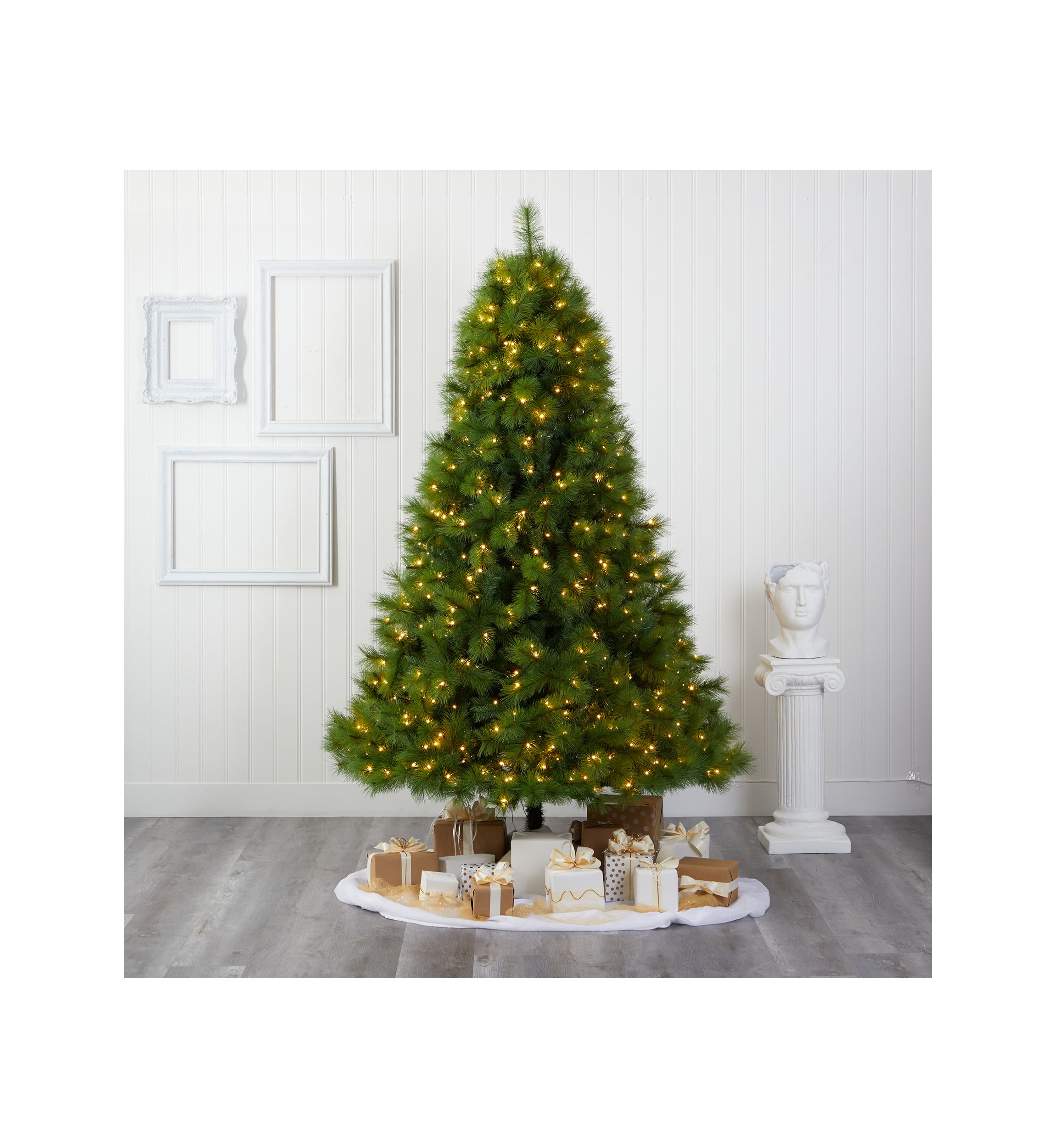 7.5 Foot Green Scotch Pine Artificial Christmas Tree with 550 Clear LED Lights
