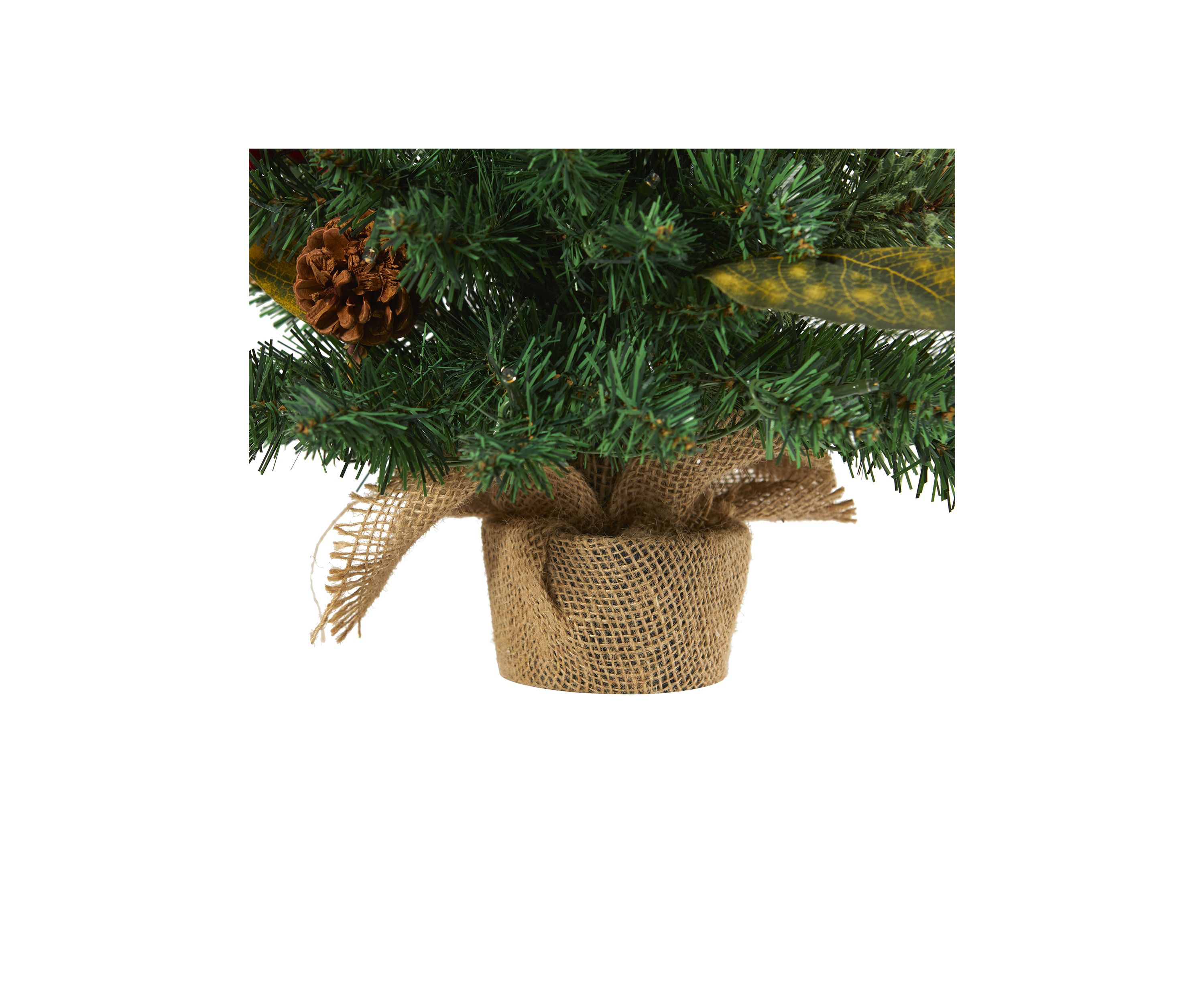 Pinecone and Berries Christmas Tree