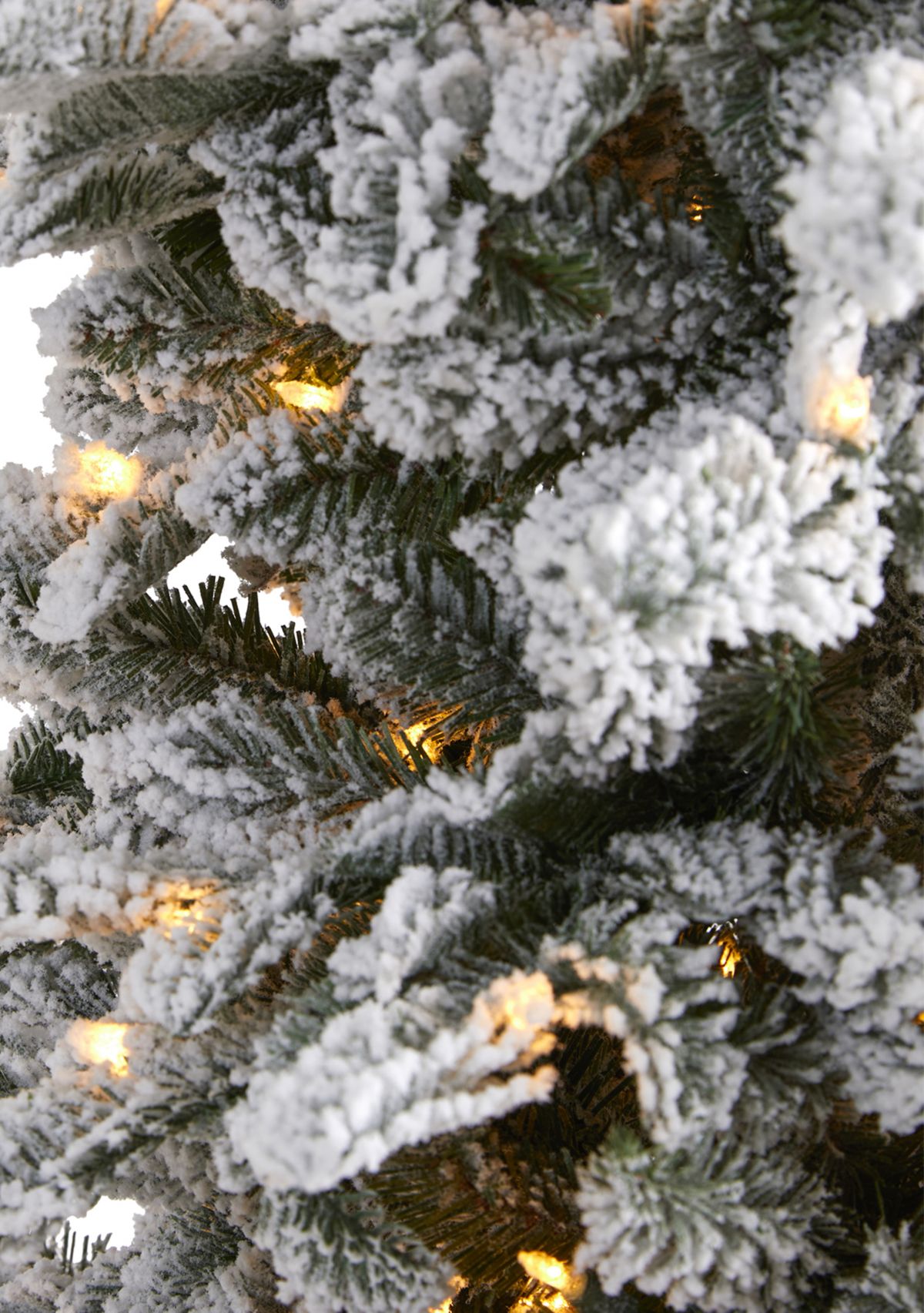 7 Foot Flocked North Carolina Fir Artificial Christmas Tree with 550 Warm White Lights and 2090 Bendable Branches