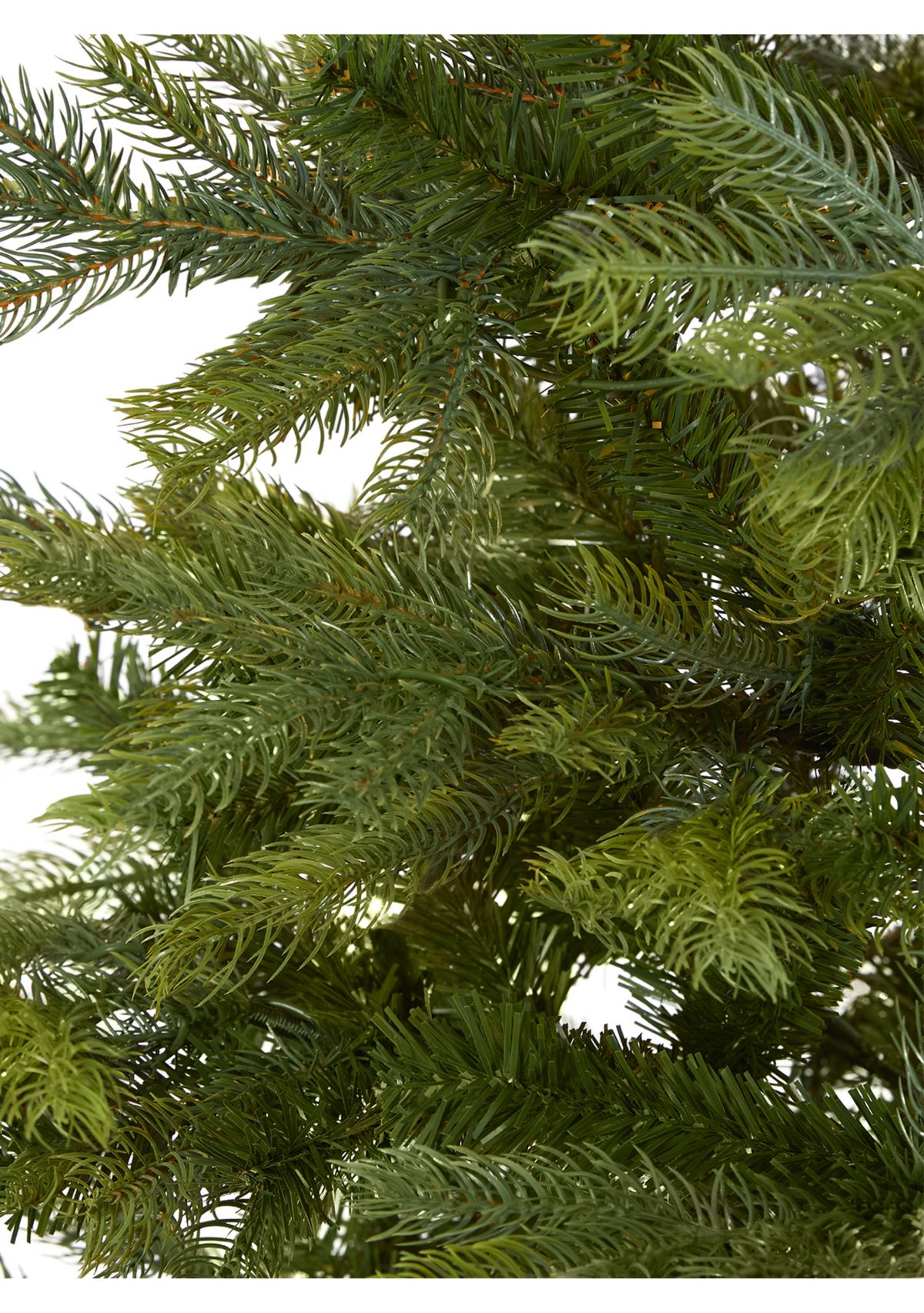 7 Foot North Carolina Spruce Artificial Christmas Tree with 931 Bendable Branches