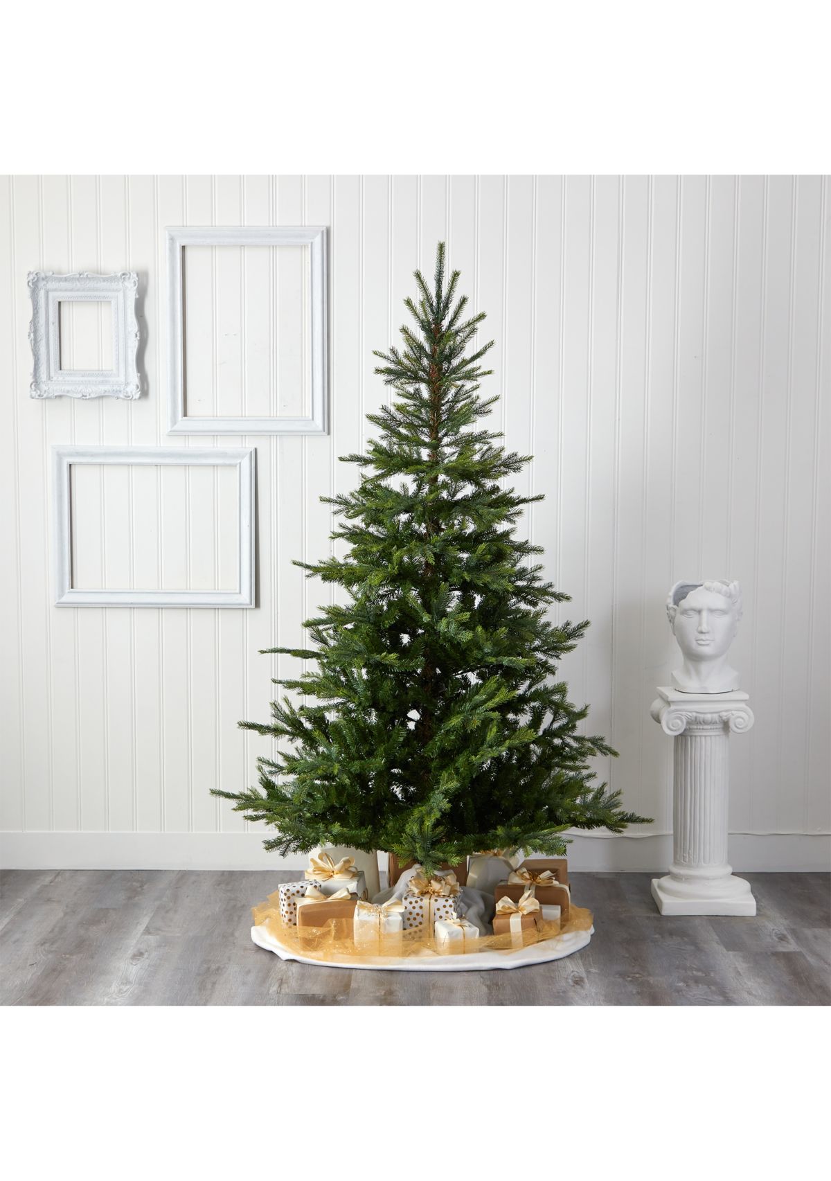 7 Foot North Carolina Spruce Artificial Christmas Tree with 931 Bendable Branches