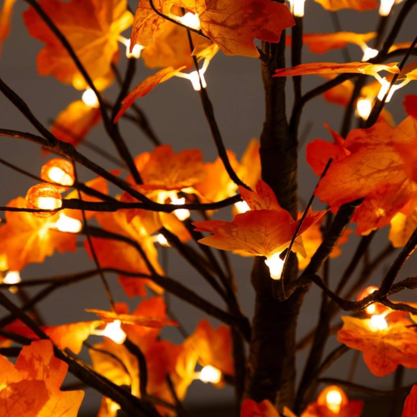 5-Foot Pre-Lit Minimalist Autumn Maple Artificial Fall Tree with 96 LED Warm White & Orange Pumpkin Shaped Lights