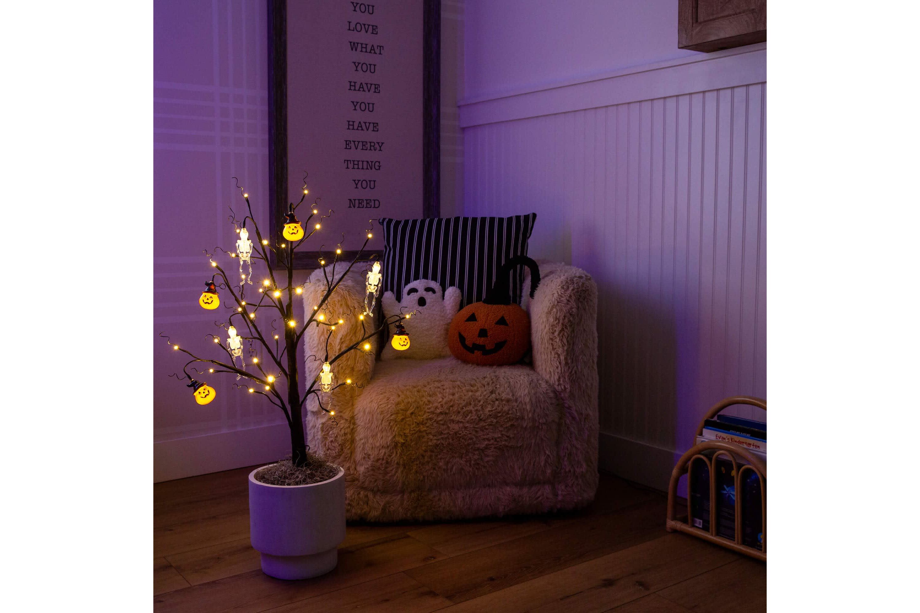 3-Foot Pre-Lit Artificial Halloween Pumpkins and Skulls Ornament Tree with 48 Warm White LED Lights