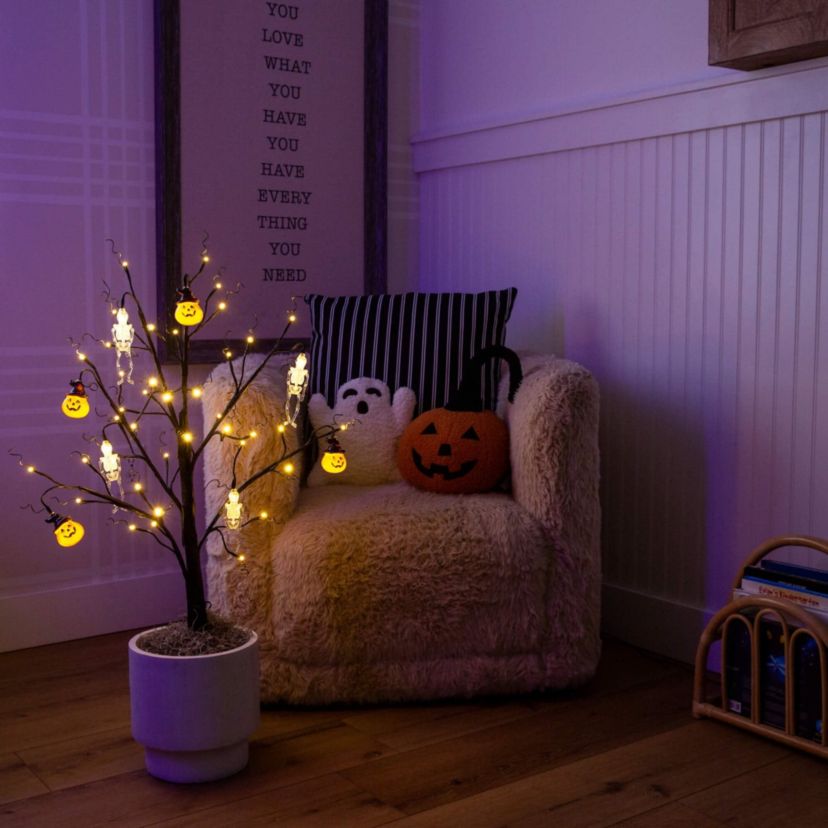 3-Foot Pre-Lit Artificial Halloween Pumpkins and Skulls Ornament Tree with 48 Warm White LED Lights