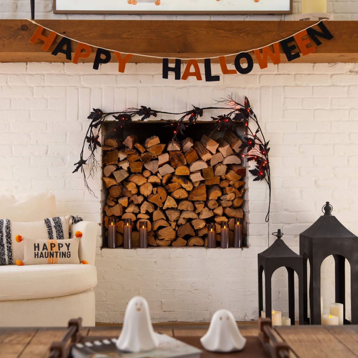 6.5-Foot Pre-Lit Artificial Halloween Black Maple Garland with 48 Orange & Purple LED Lights