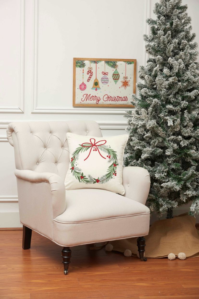 18" x 18" Christmas Wreath Throw Pillow