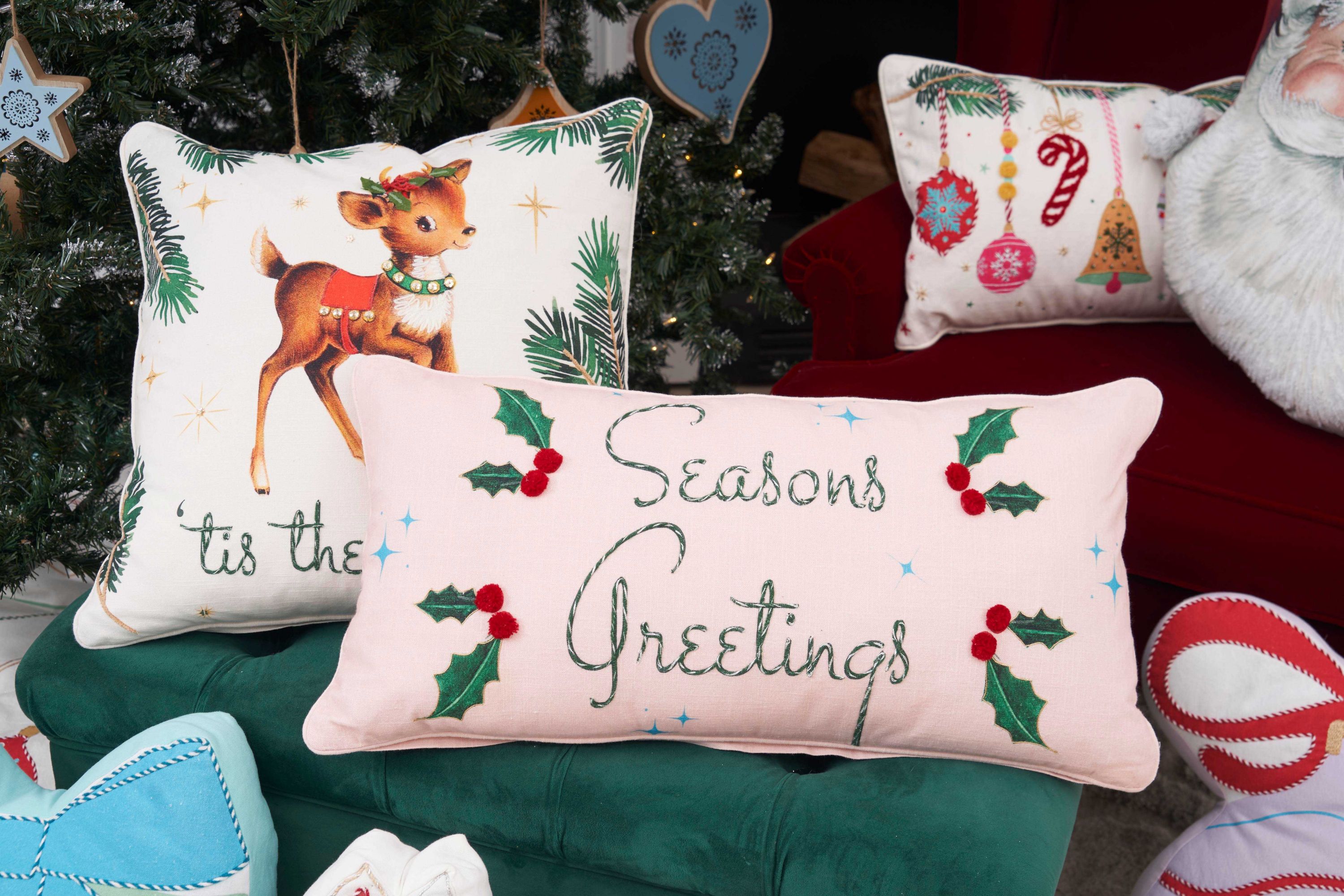 18" x 18" Vintage Reindeer Throw Pillow