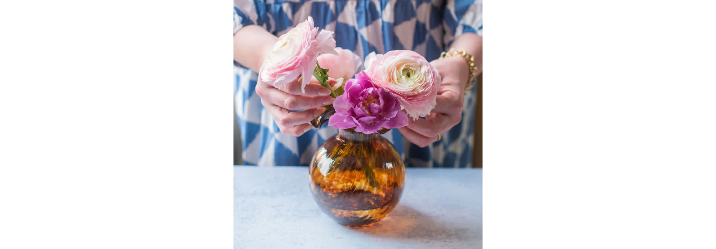 Hibiscus Glass Brown Tortoiseshell Bud Vase