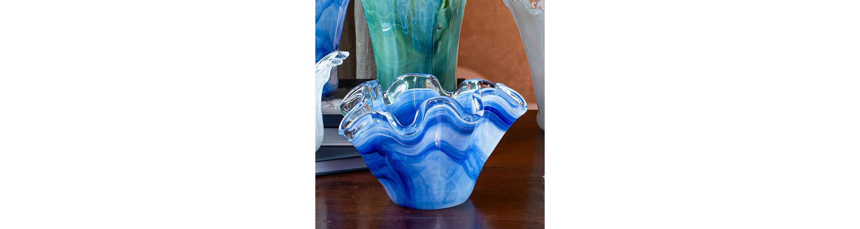 Onda Glass White Petite Ruffled Bowl