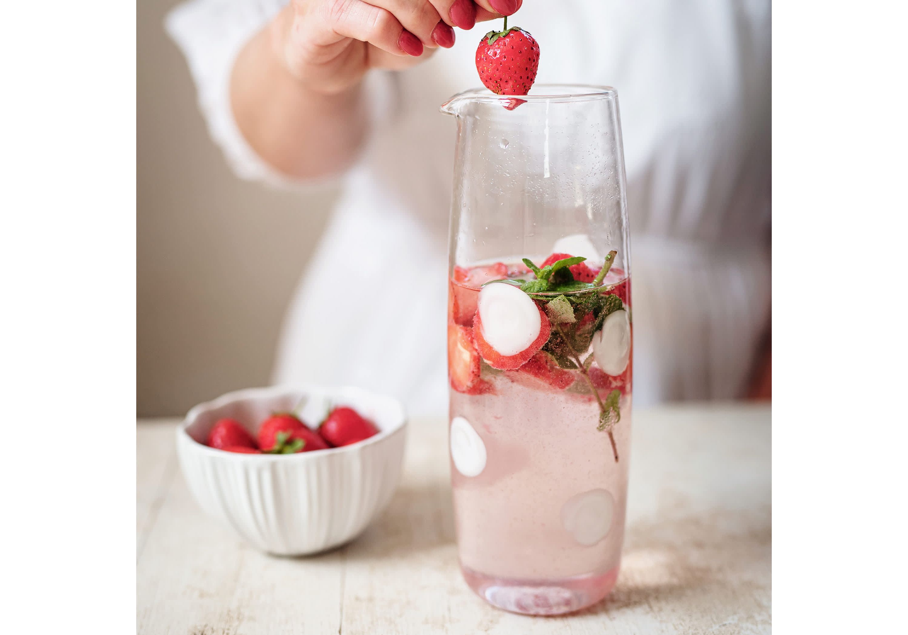 Drop White Pitcher