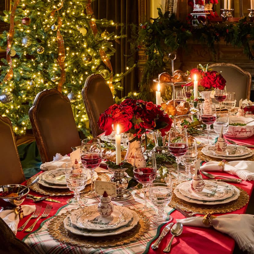 Country Estate Winter Frolic Dinner Plate - Evergreen