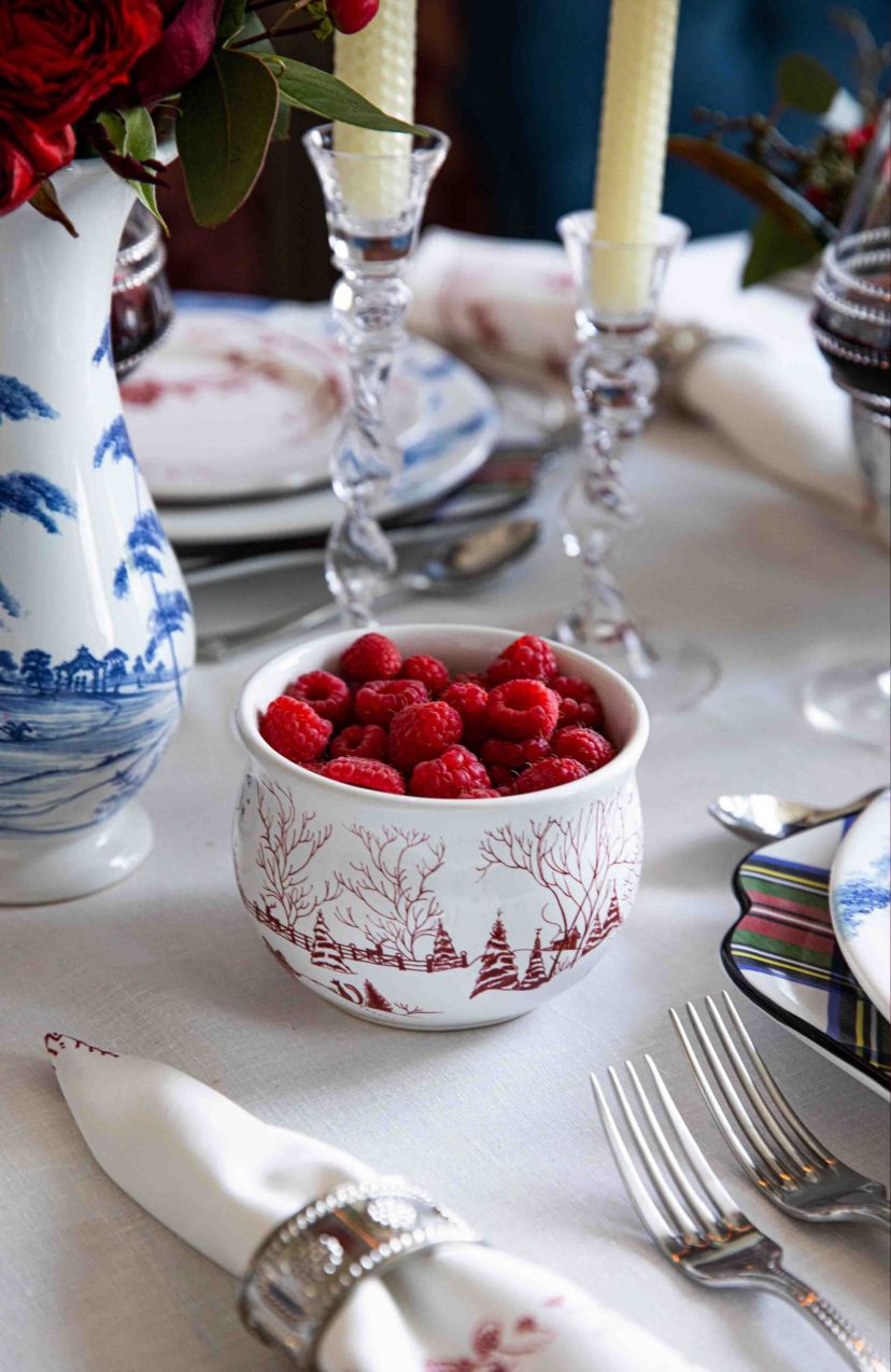 Country Estate Winter Frolic Comfort Bowl